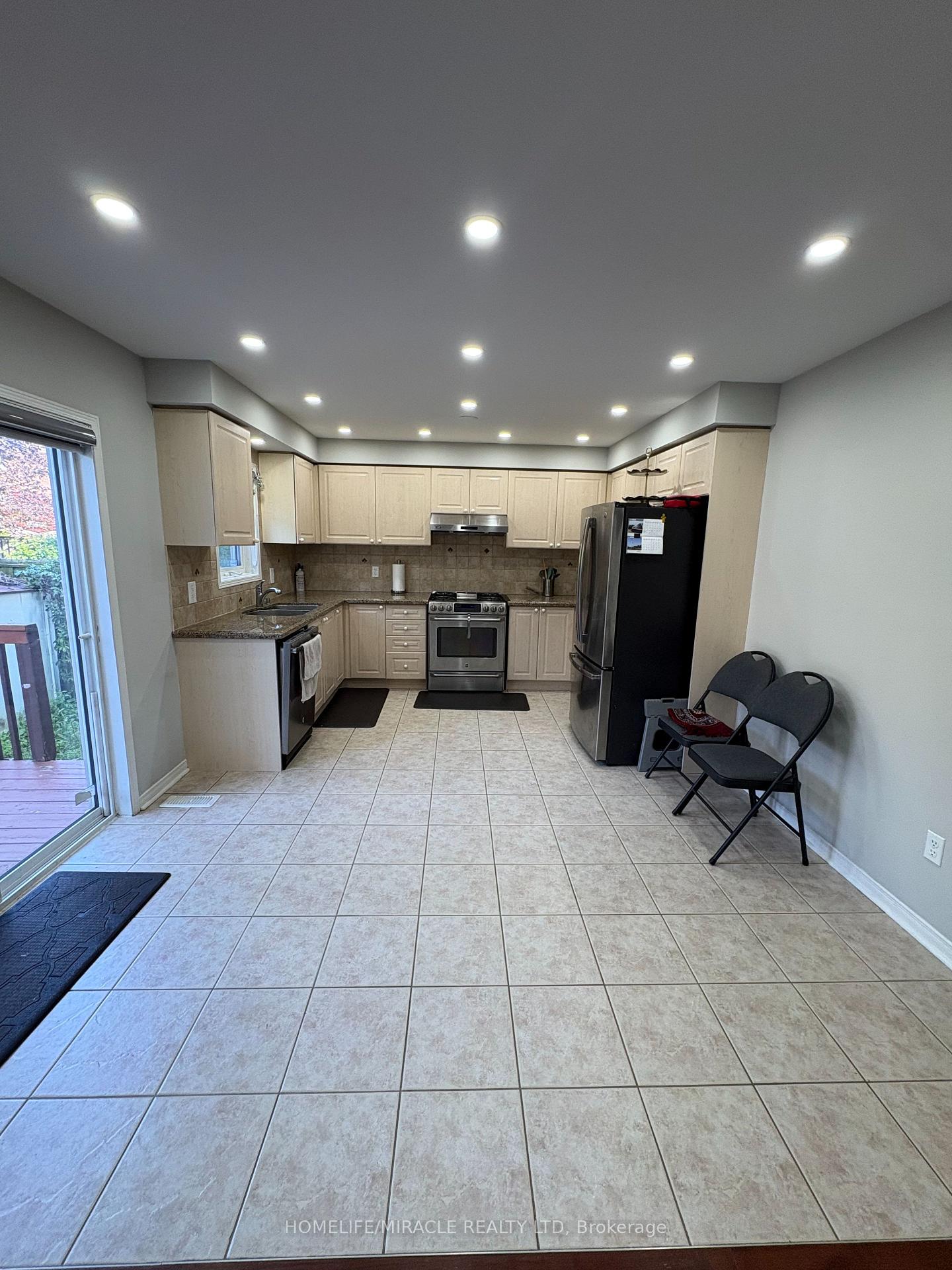 Photo 4 of 15 Nobbs Drive, Ajax, Northwest Ajax — HOMEH