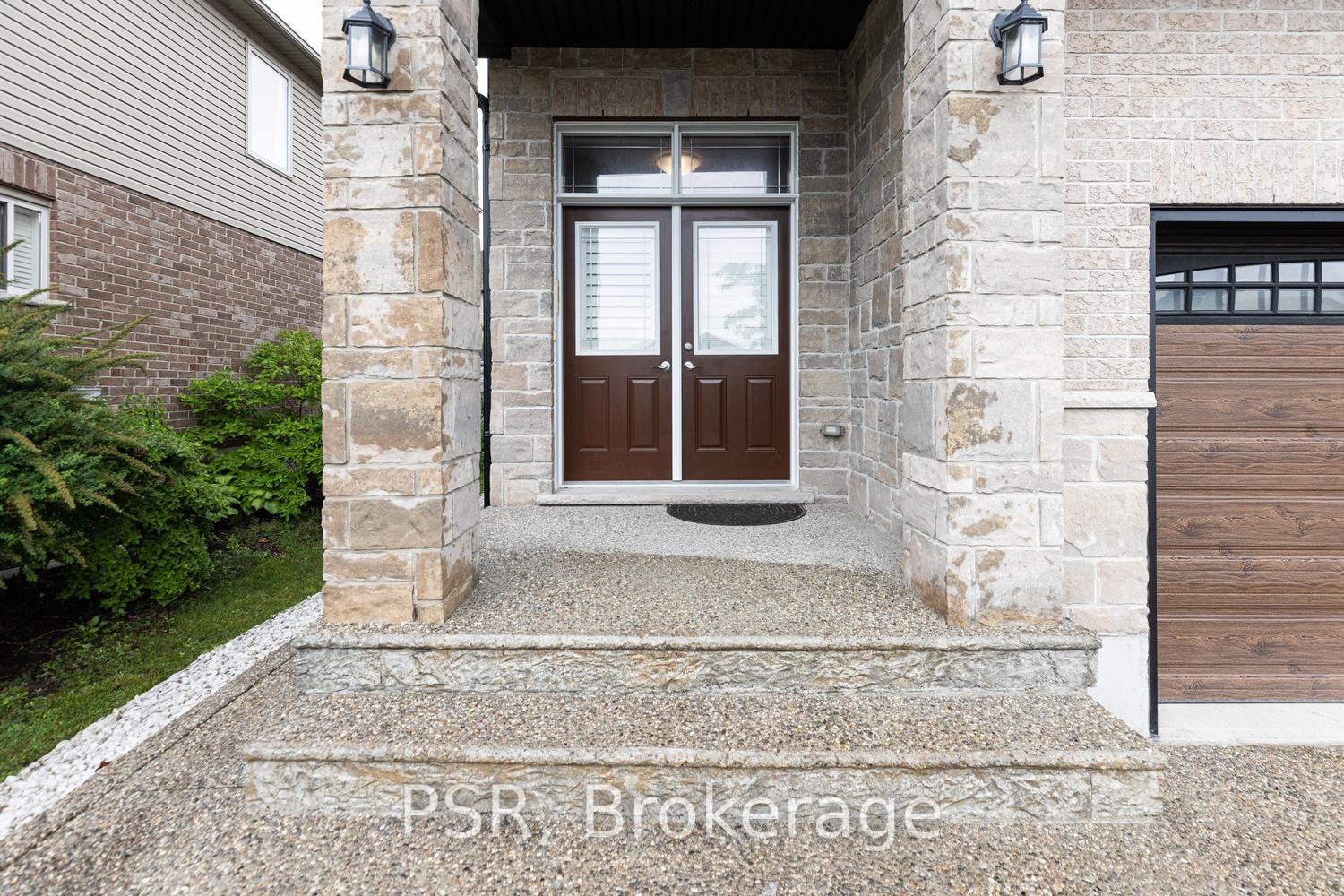 Photo 3 of 540 Landgren Court, Waterloo — HOMEH
