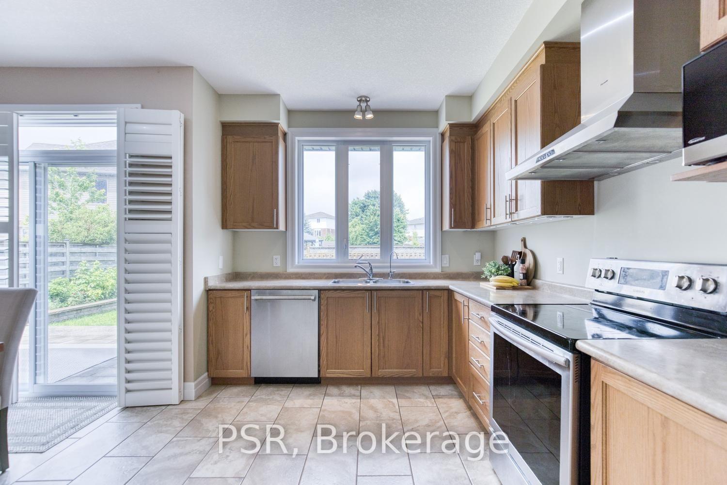 Photo 13 of 540 Landgren Court, Waterloo — HOMEH