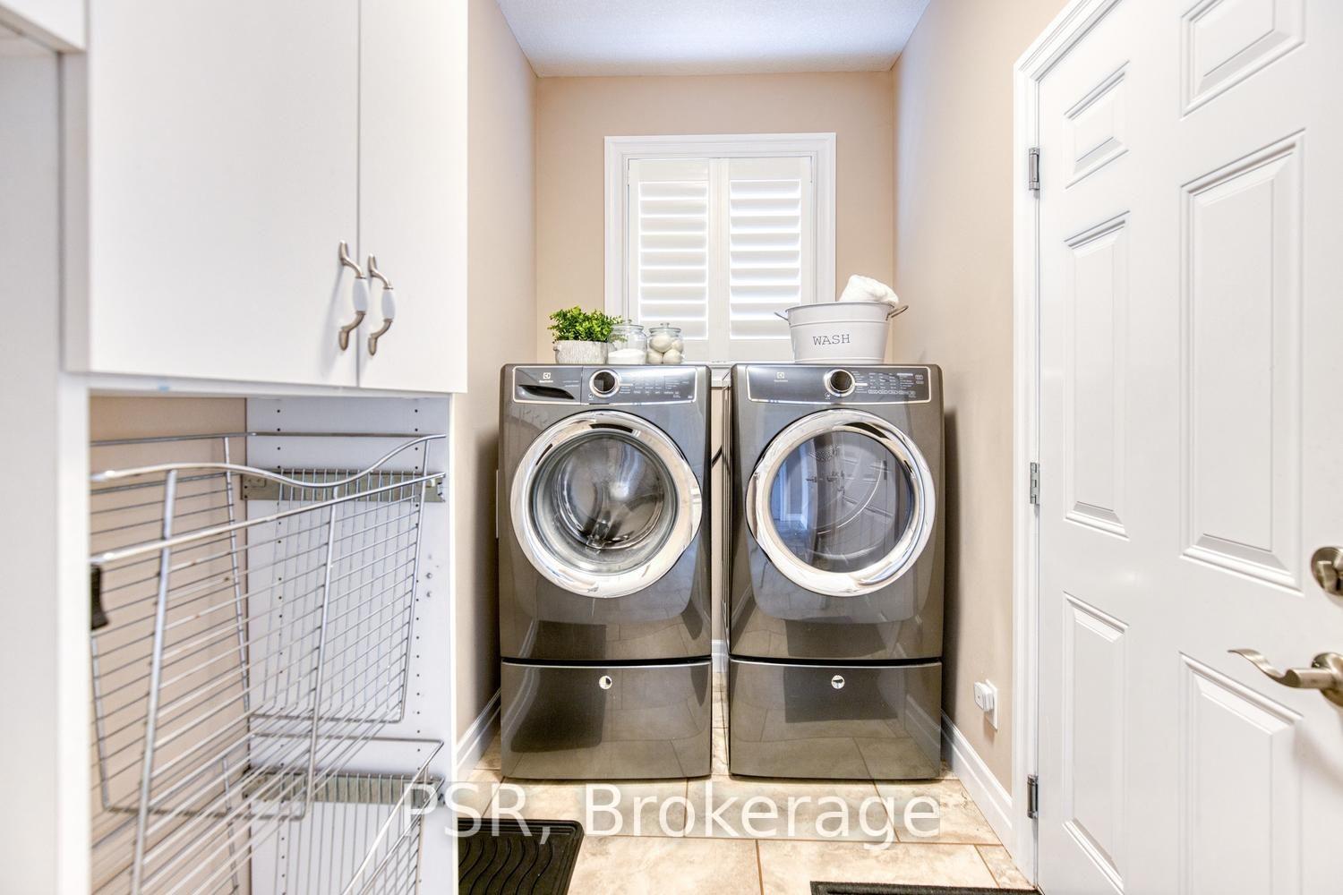 Photo 14 of 540 Landgren Court, Waterloo — HOMEH
