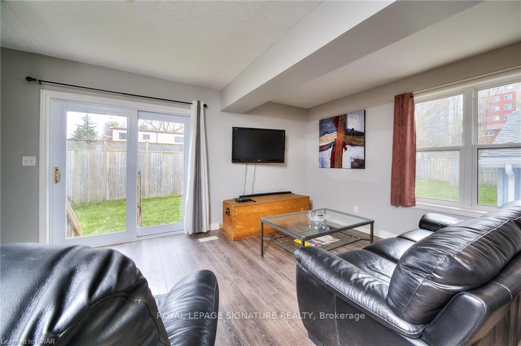 Photo 3 of Unit B, 29 Marshall Street, Waterloo, Beechwood/University — HOMEH