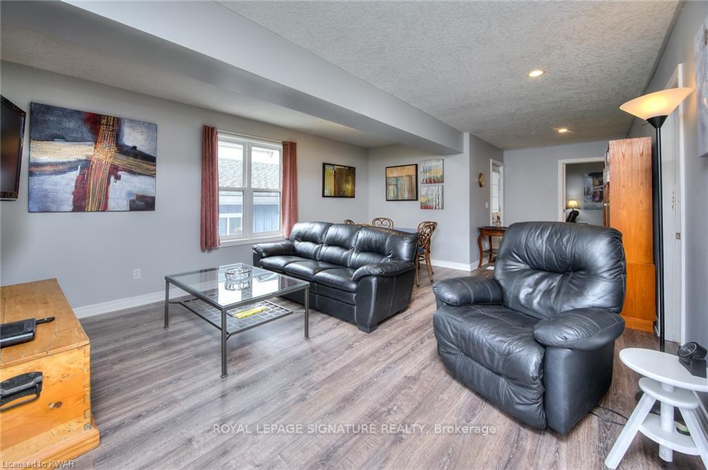 Photo 4 of Unit B, 29 Marshall Street, Waterloo, Beechwood/University — HOMEH