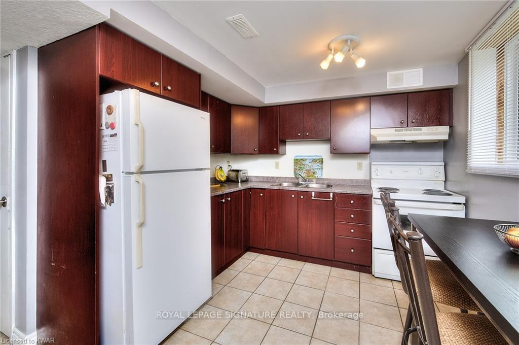 Photo 9 of Unit B, 29 Marshall Street, Waterloo, Beechwood/University — HOMEH