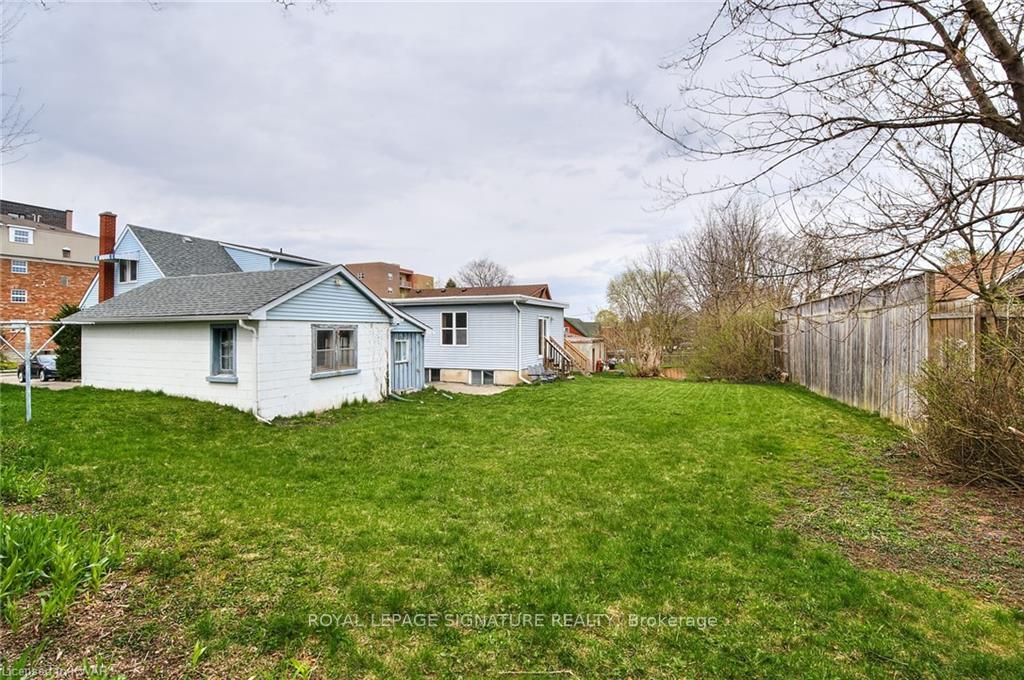 Photo 19 of Unit B, 29 Marshall Street, Waterloo, Beechwood/University — HOMEH