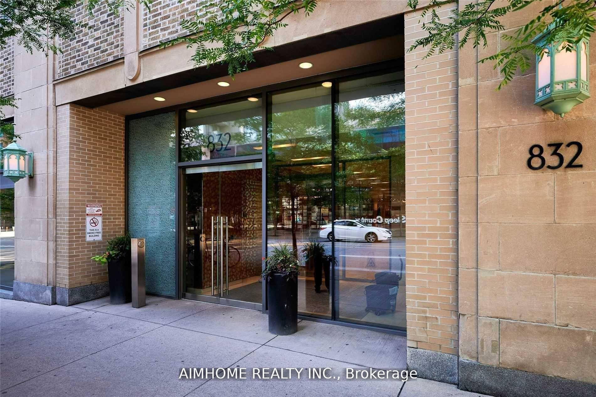 Photo 3 of Unit 2007, 832 Bay Street, Toronto, Bay Street Corridor — HOMEH
