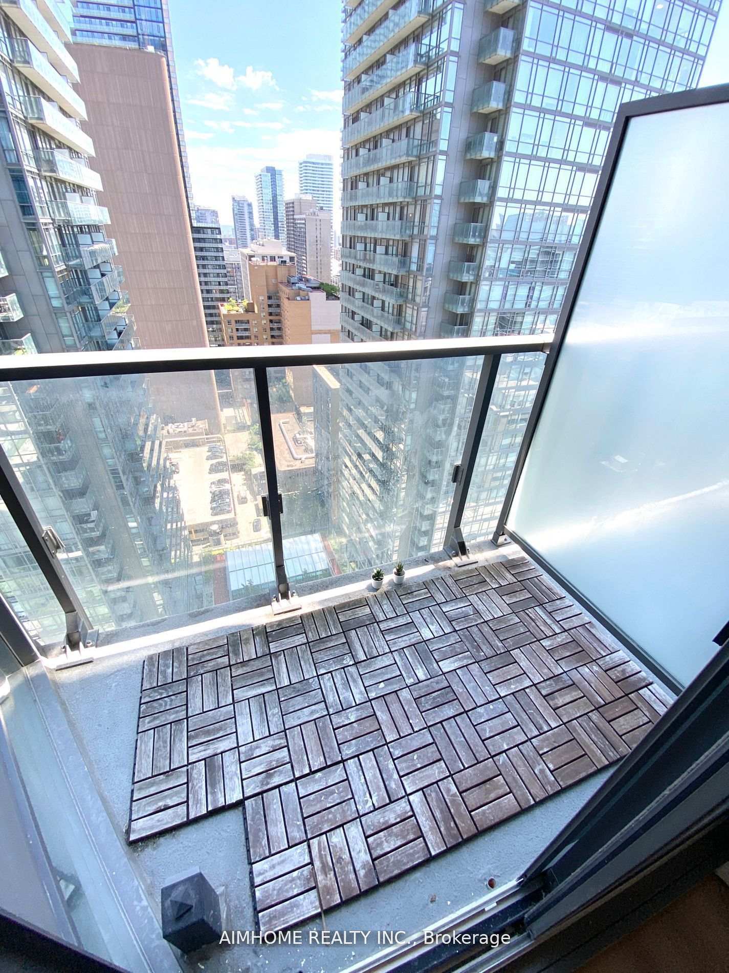 Photo 22 of Unit 2007, 832 Bay Street, Toronto, Bay Street Corridor — HOMEH