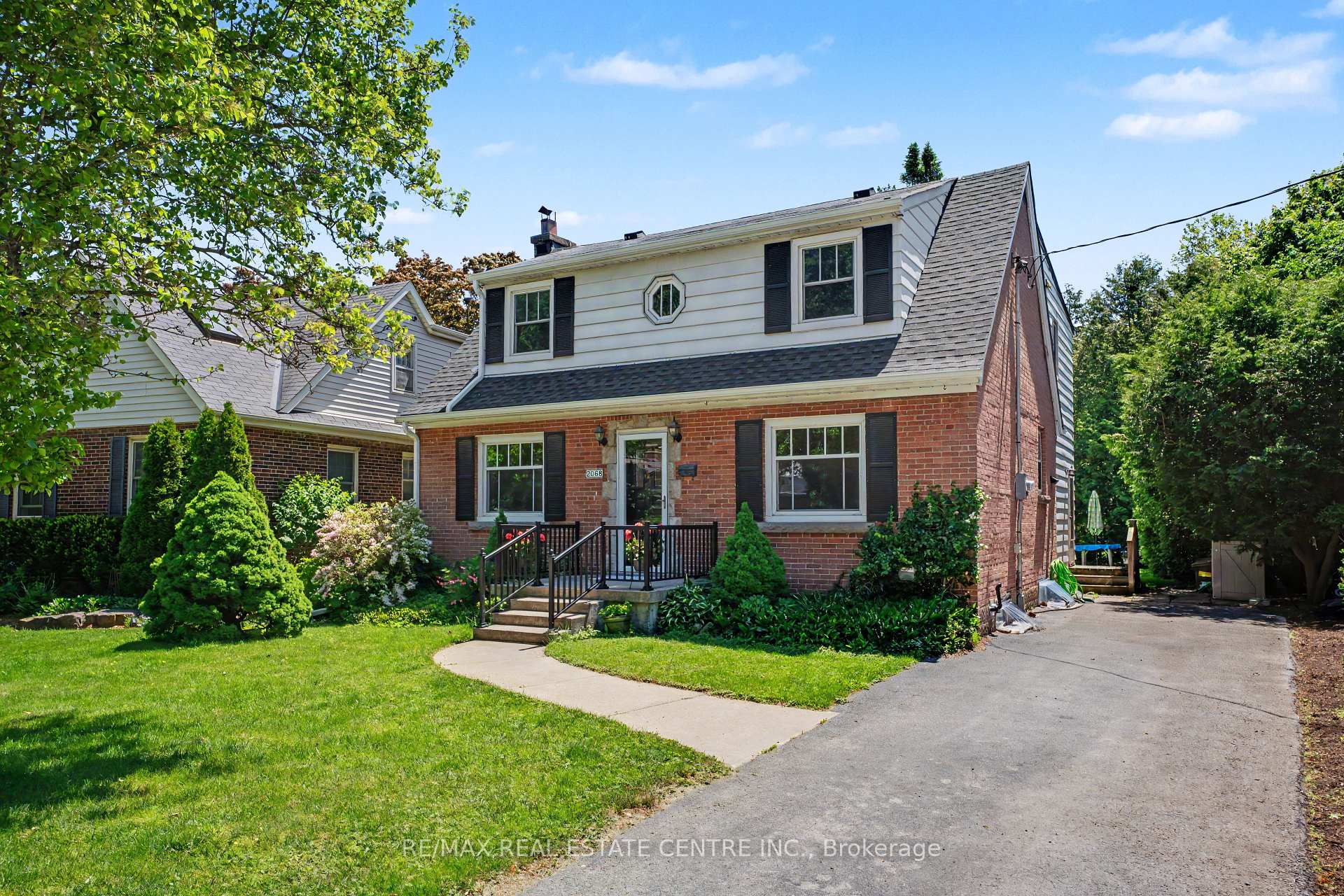 Front of 2068 Wellington Avenue