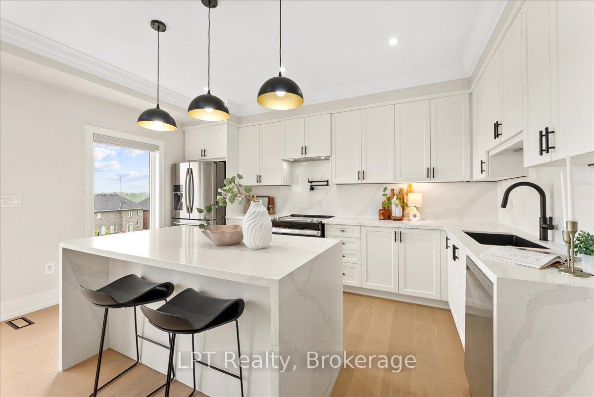 Photo 12 of 47 Atlantis Drive, Orillia — HOMEH