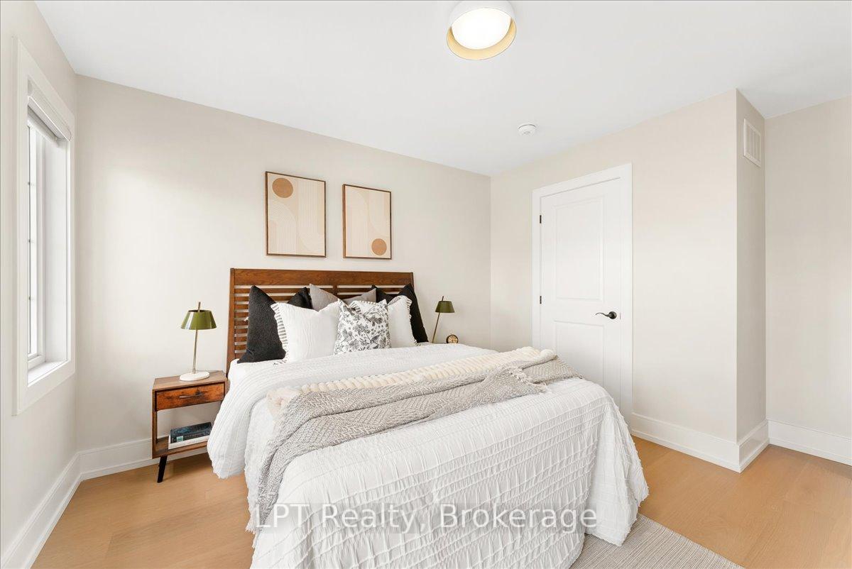 Photo 31 of 47 Atlantis Drive, Orillia — HOMEH