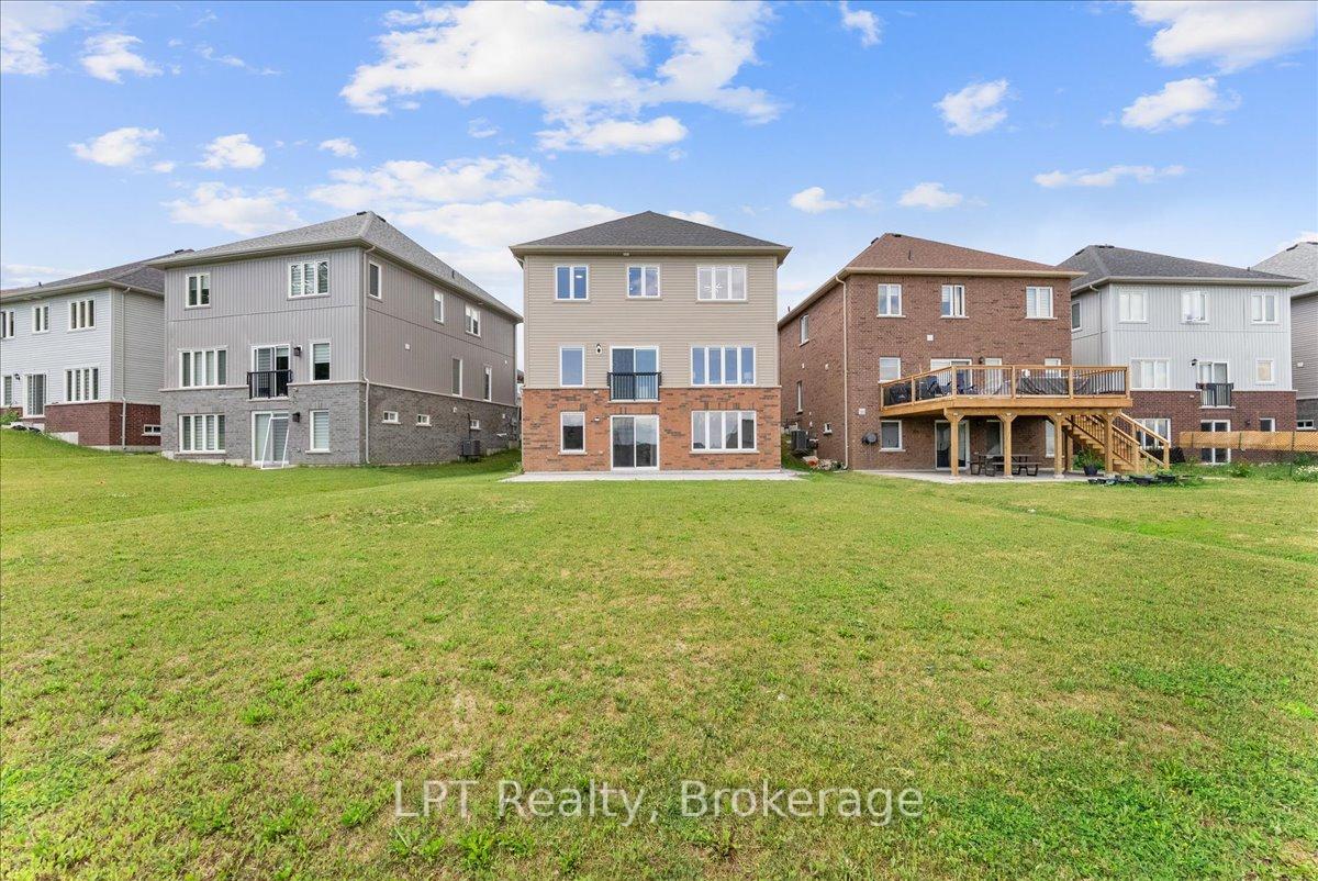 Photo 40 of 47 Atlantis Drive, Orillia — HOMEH