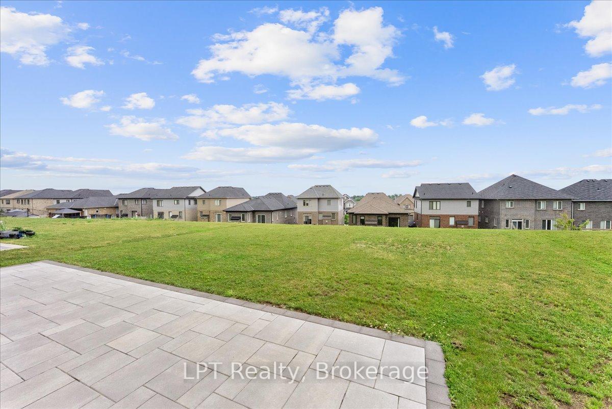 Photo 41 of 47 Atlantis Drive, Orillia — HOMEH