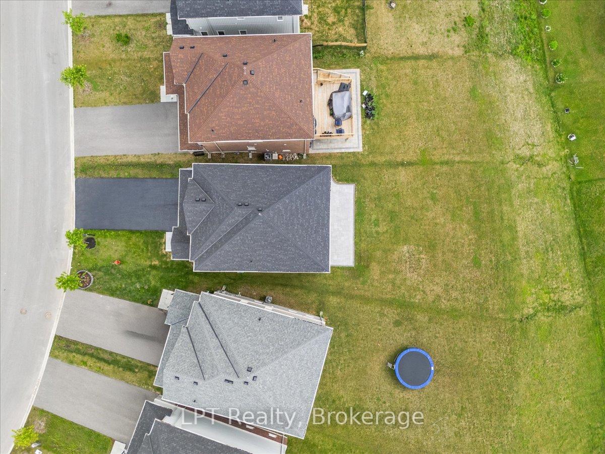 Photo 42 of 47 Atlantis Drive, Orillia — HOMEH