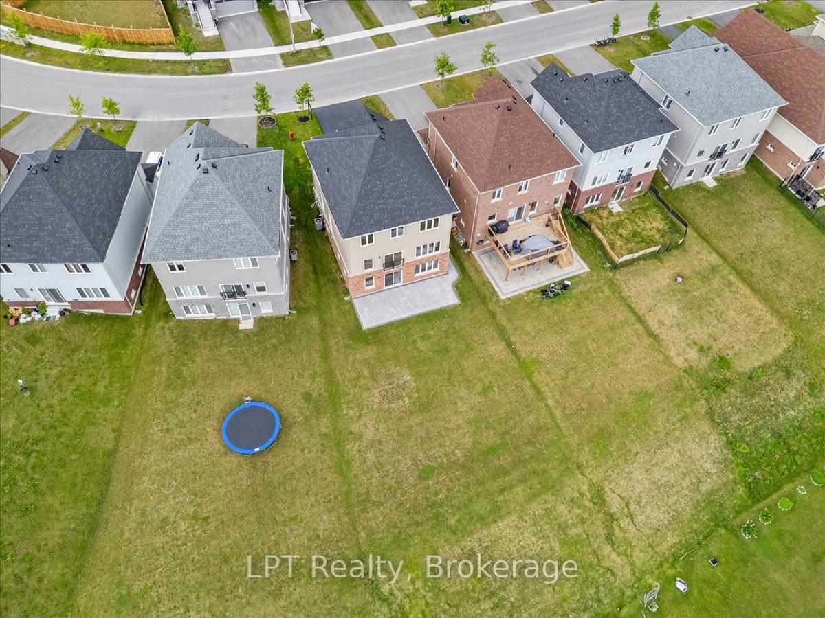 Photo 44 of 47 Atlantis Drive, Orillia — HOMEH