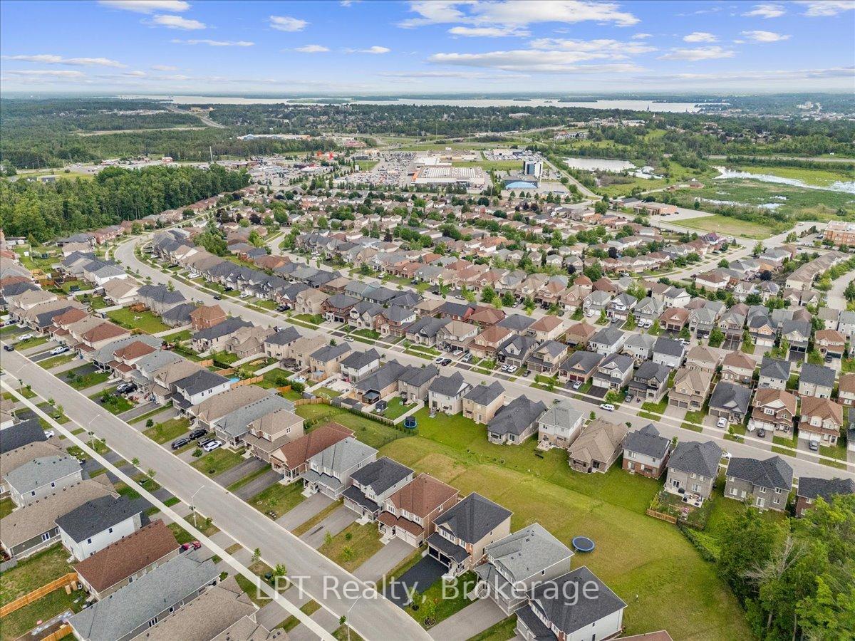 Photo 46 of 47 Atlantis Drive, Orillia — HOMEH