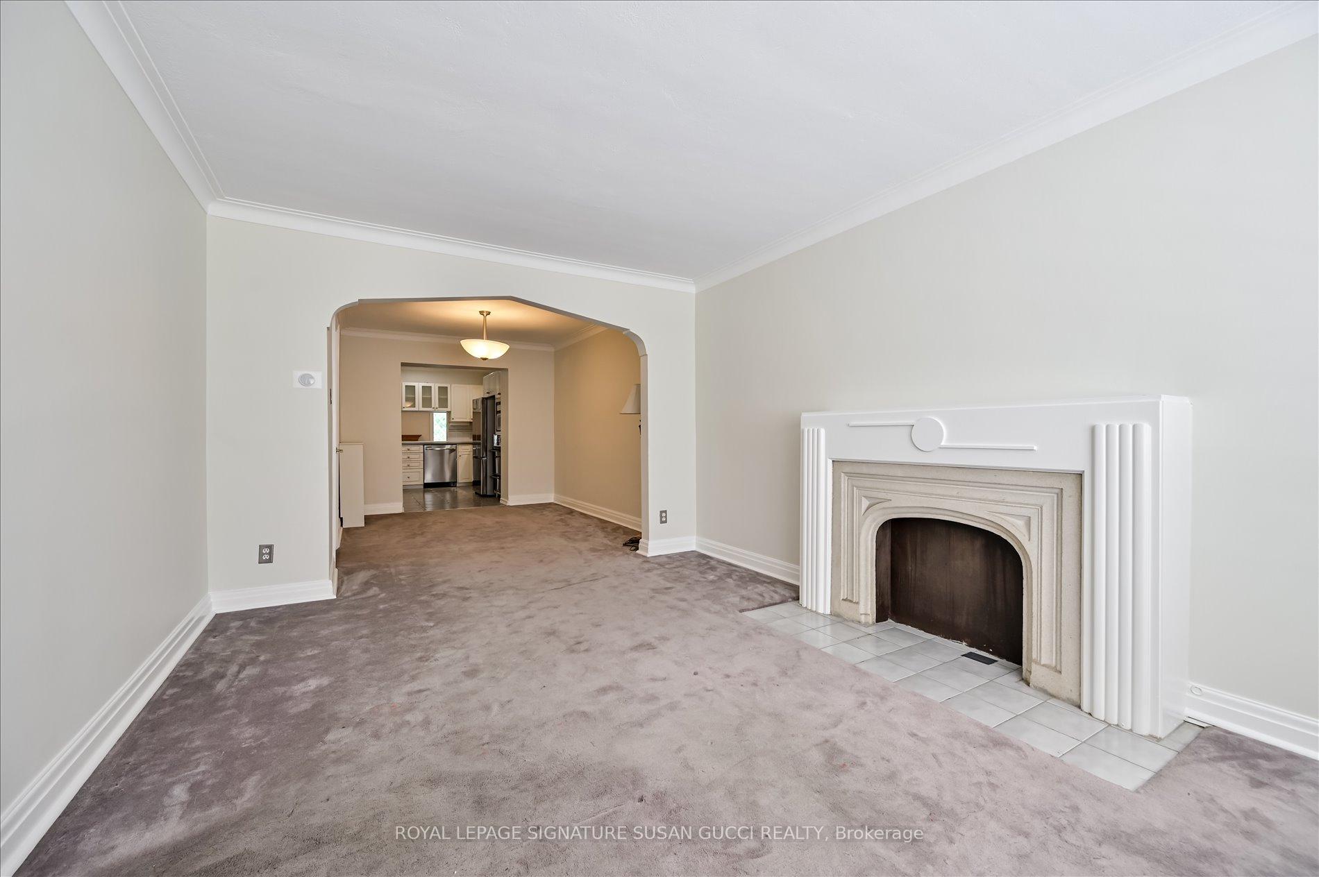 Photo 5 of Unit Main, 32 Marilyn Crescent, Toronto, O'Connor-Parkview — HOMEH