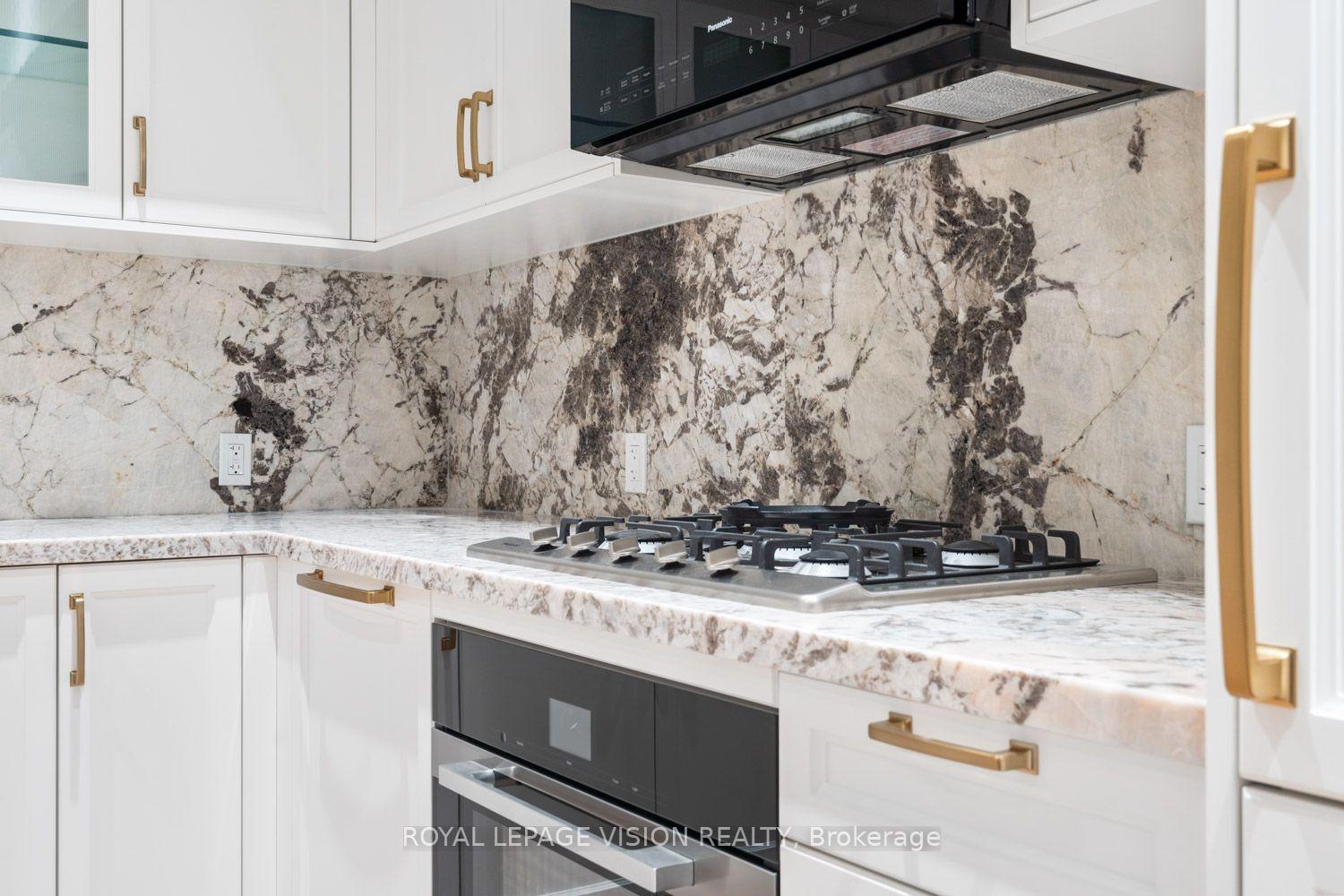 Photo 5 of Unit 222, 505 Glencairn Avenue, Toronto, Englemount-Lawrence — HOMEH