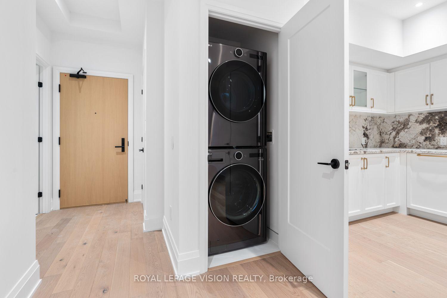 Photo 7 of Unit 222, 505 Glencairn Avenue, Toronto, Englemount-Lawrence — HOMEH