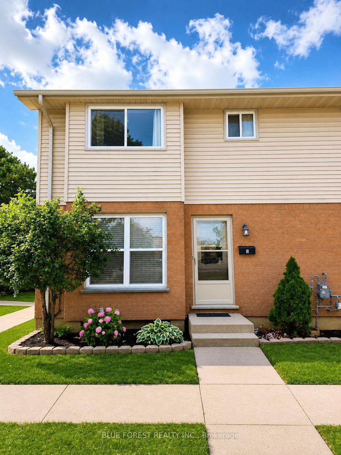 Front of Unit 5, 757 Wharncliffe Road S