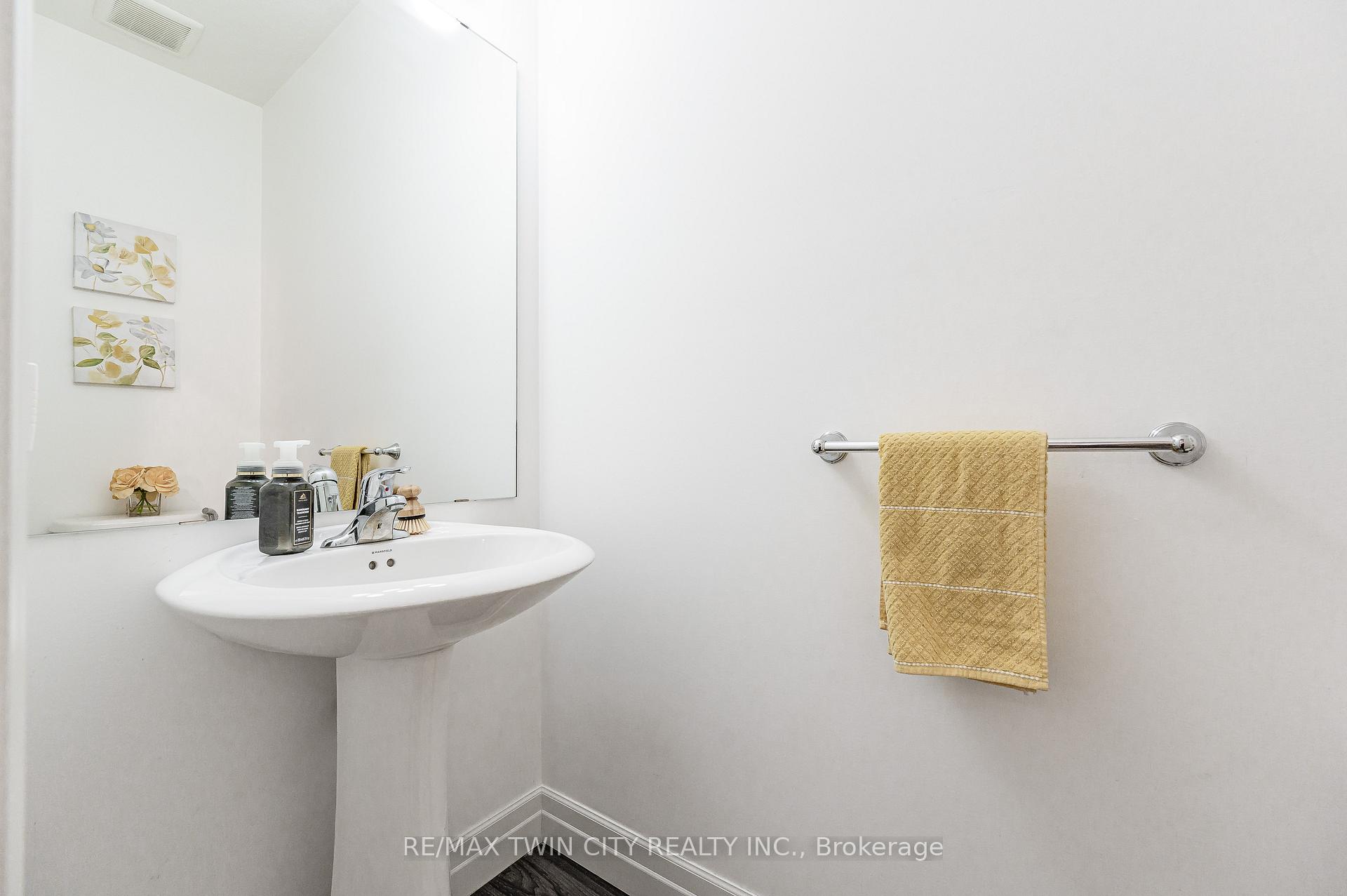 Photo 26 of 136 Village Road, Wellesley — HOMEH