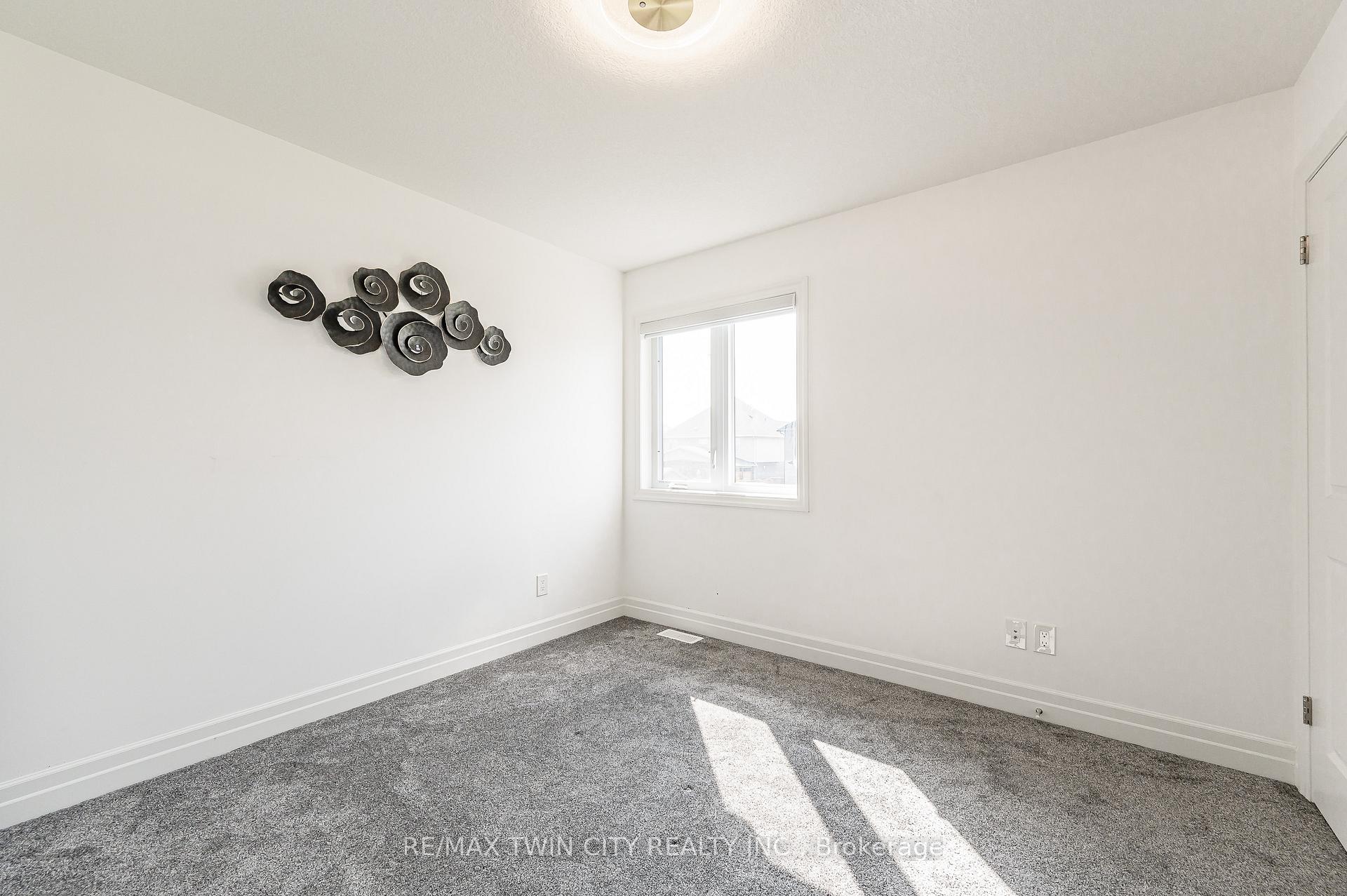 Photo 29 of 136 Village Road, Wellesley — HOMEH