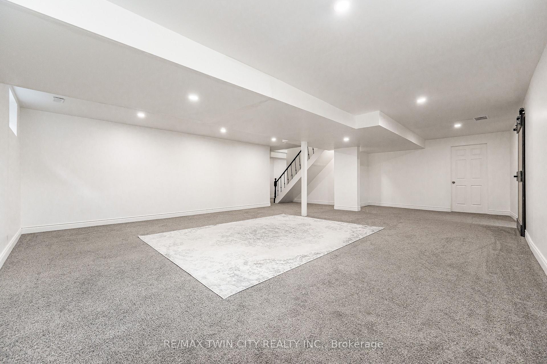 Photo 41 of 136 Village Road, Wellesley — HOMEH