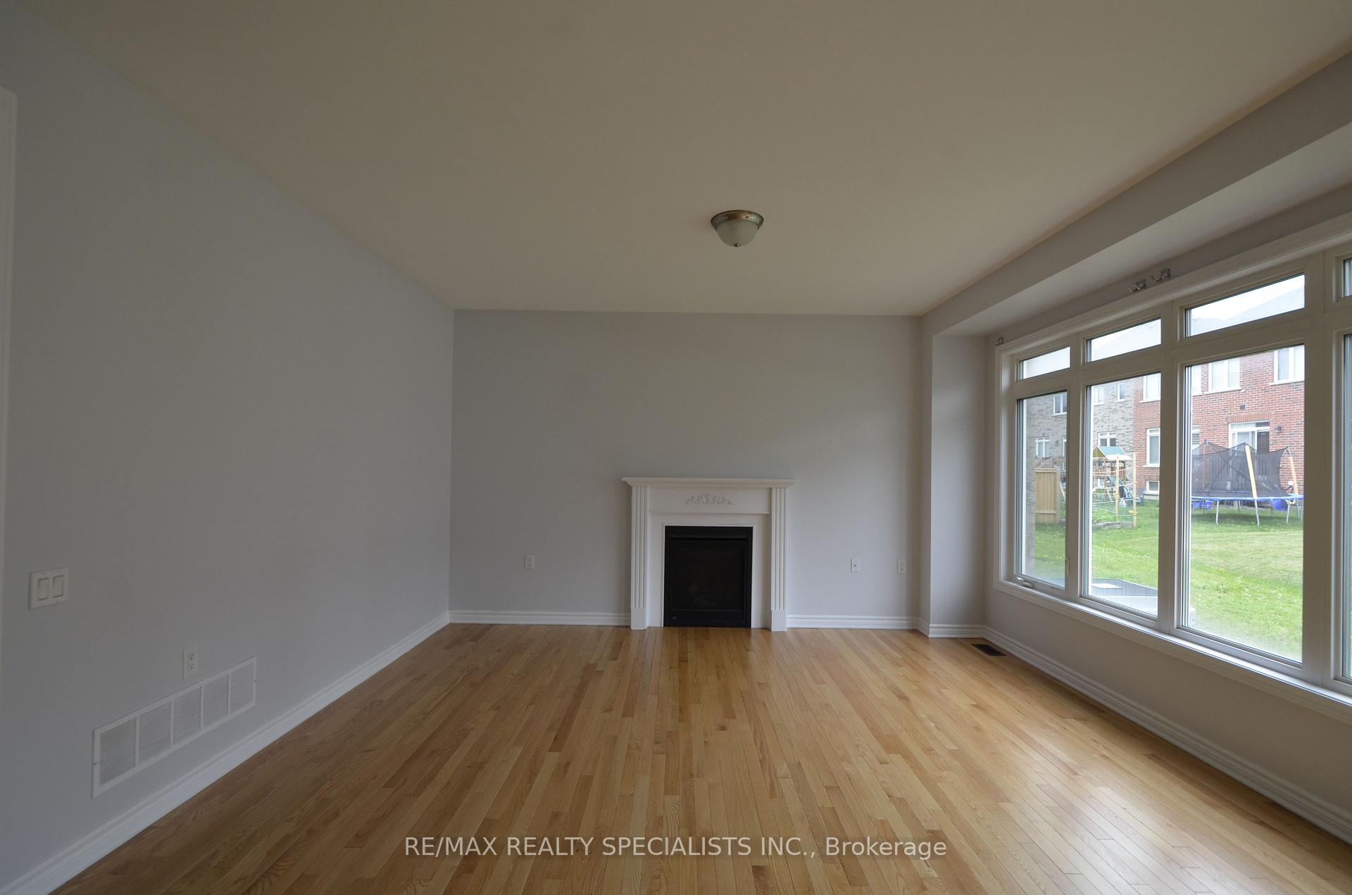 Photo 11 of 74 Dotchson Avenue, Caledon, Rural Caledon — HOMEH