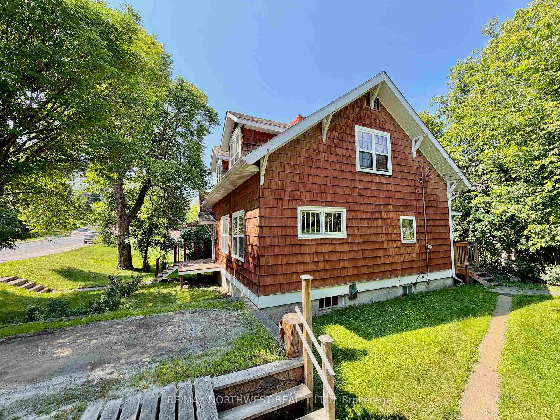 Photo 2 of 214 Matheson St N, Kenora, North End — HOMEH
