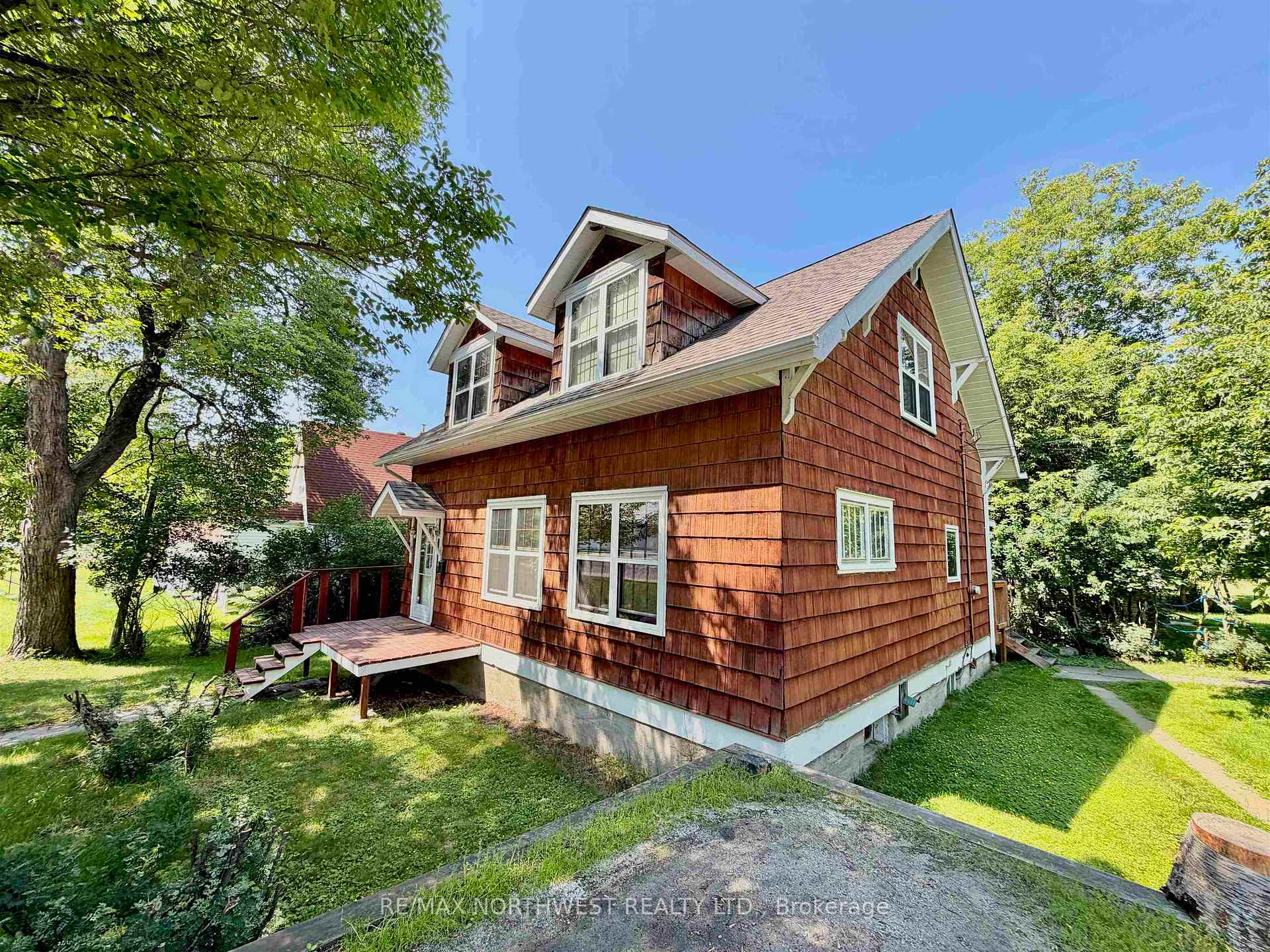Photo 3 of 214 Matheson St N, Kenora, North End — HOMEH
