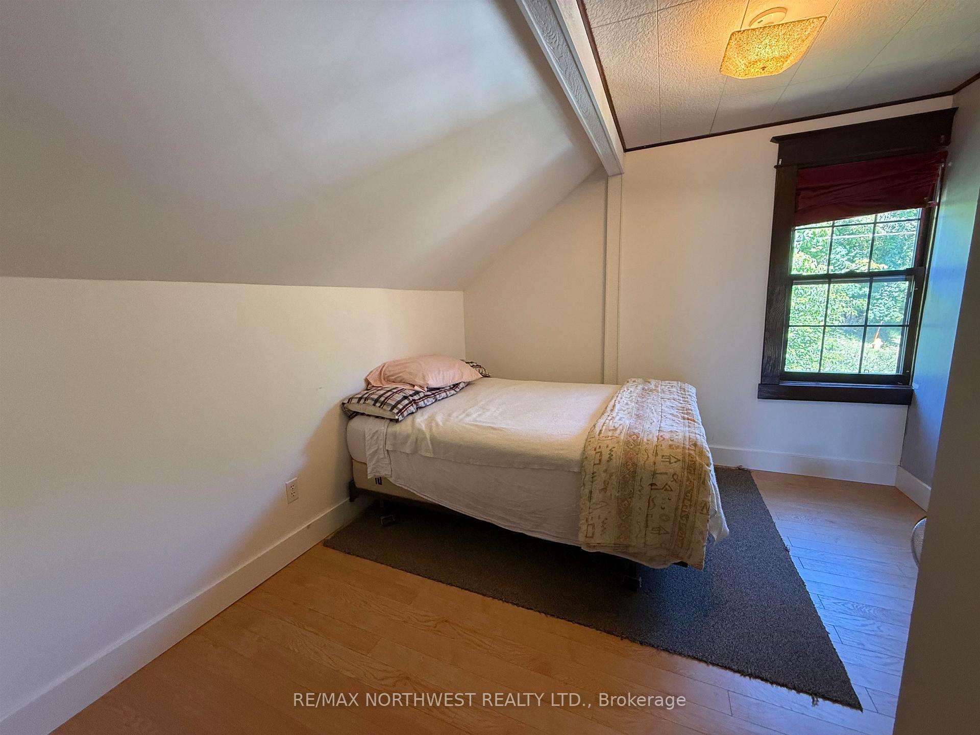 Photo 24 of 214 Matheson St N, Kenora, North End — HOMEH
