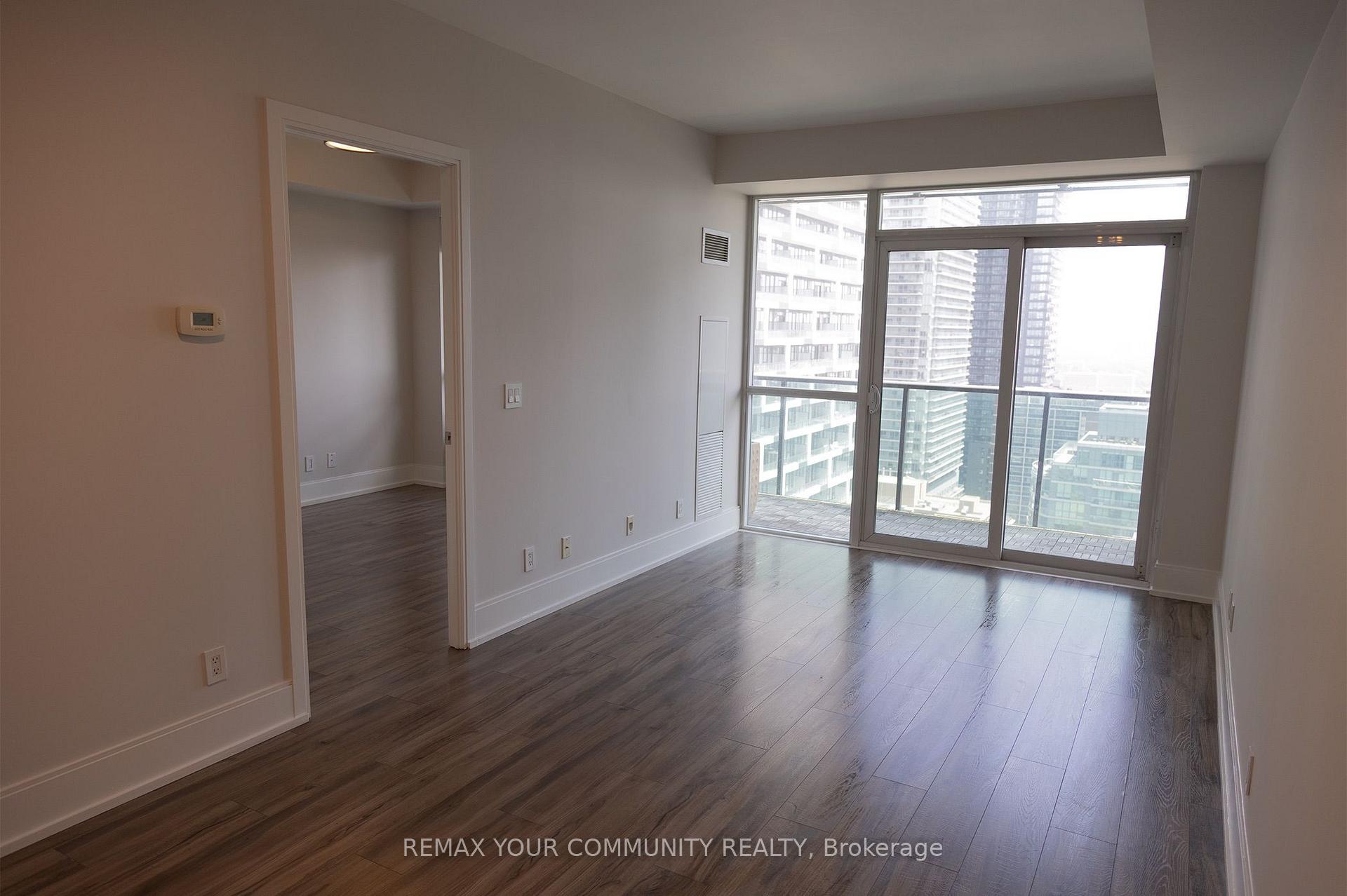 Photo 4 of Unit 1911, 70 Roehampton Avenue N, Toronto, Mount Pleasant West — HOMEH