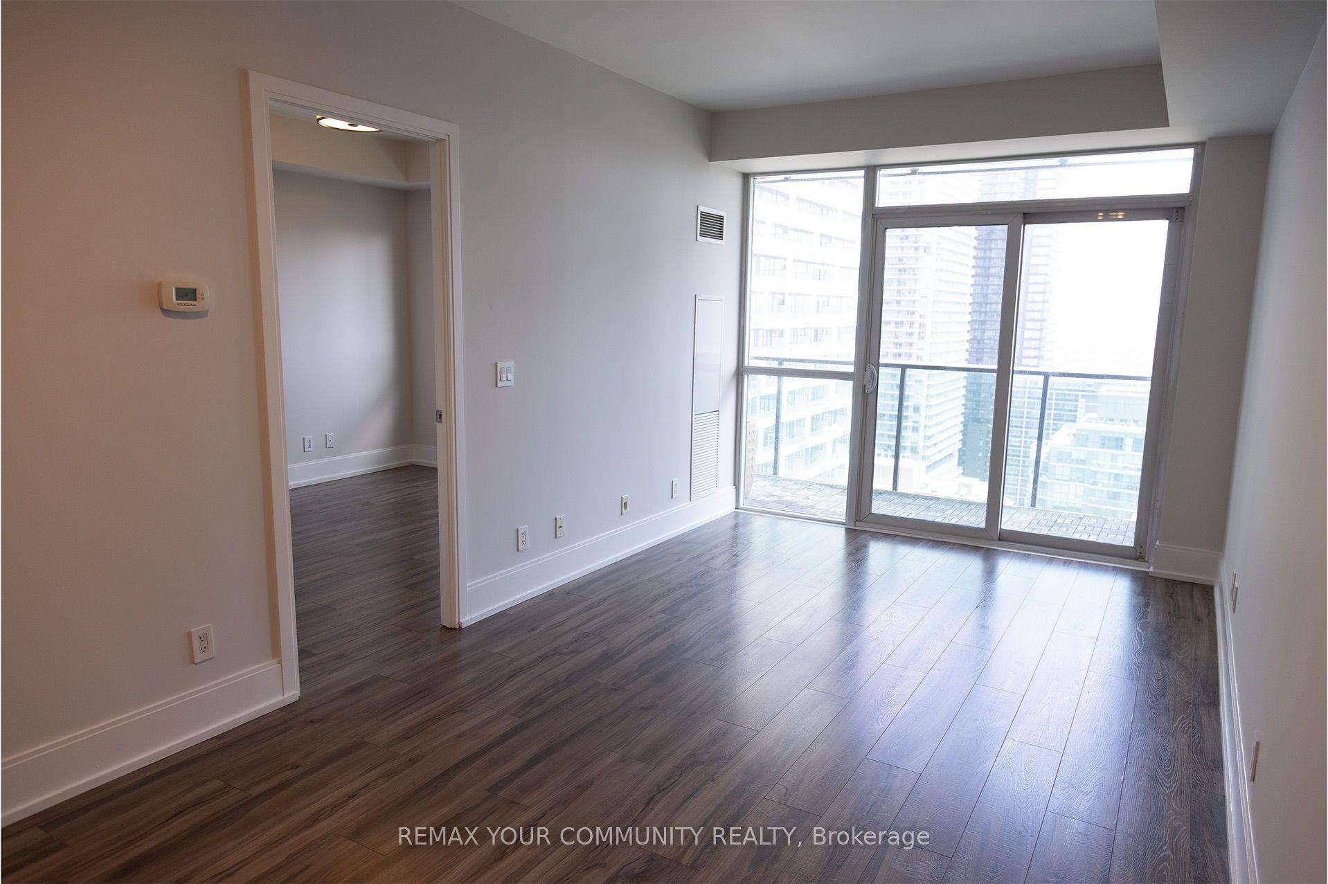 Photo 5 of Unit 1911, 70 Roehampton Avenue N, Toronto, Mount Pleasant West — HOMEH
