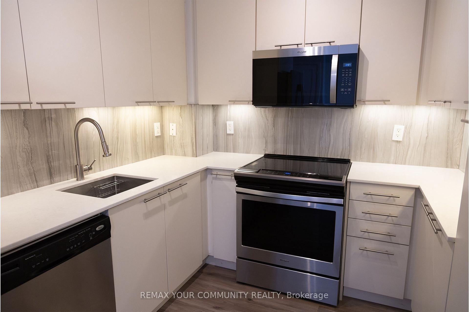 Photo 6 of Unit 1911, 70 Roehampton Avenue N, Toronto, Mount Pleasant West — HOMEH