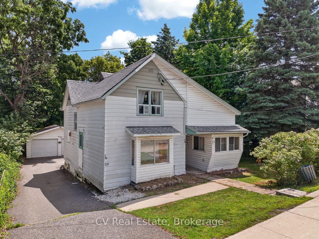 Photo 2 of 39 Church Street, Parry Sound — HOMEH