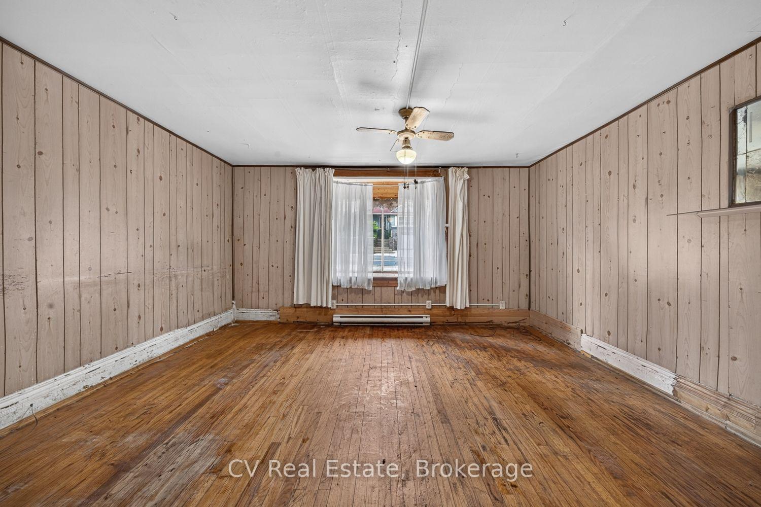 Photo 12 of 39 Church Street, Parry Sound — HOMEH