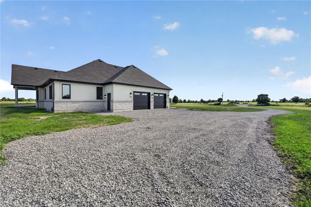 Photo 5 of 680 Caistorville Road, West Lincoln, West Lincoln — HOMEH