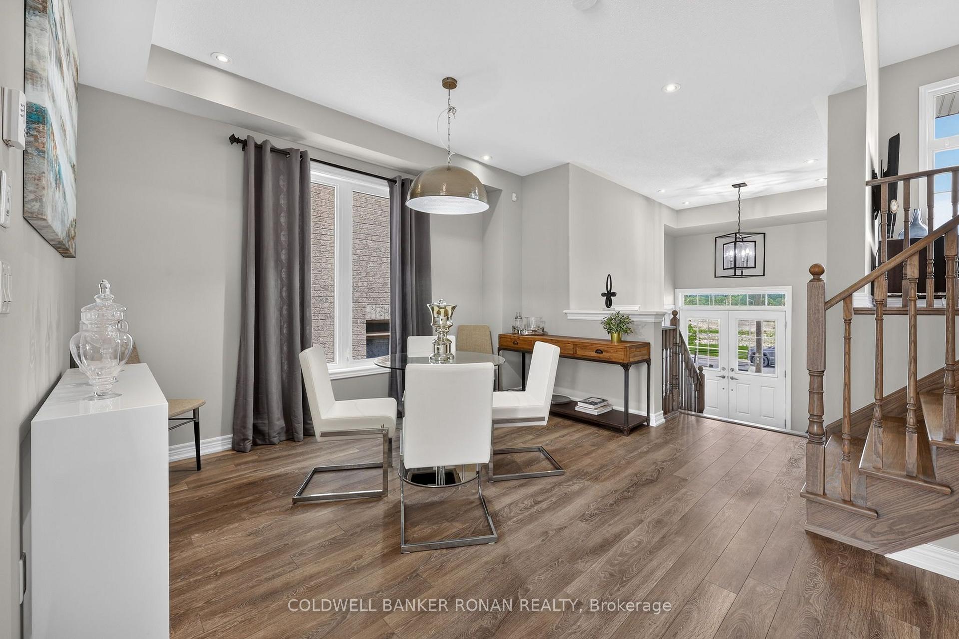 Photo 9 of 120 Lorne Thomas Place, New Tecumseth, Alliston — HOMEH