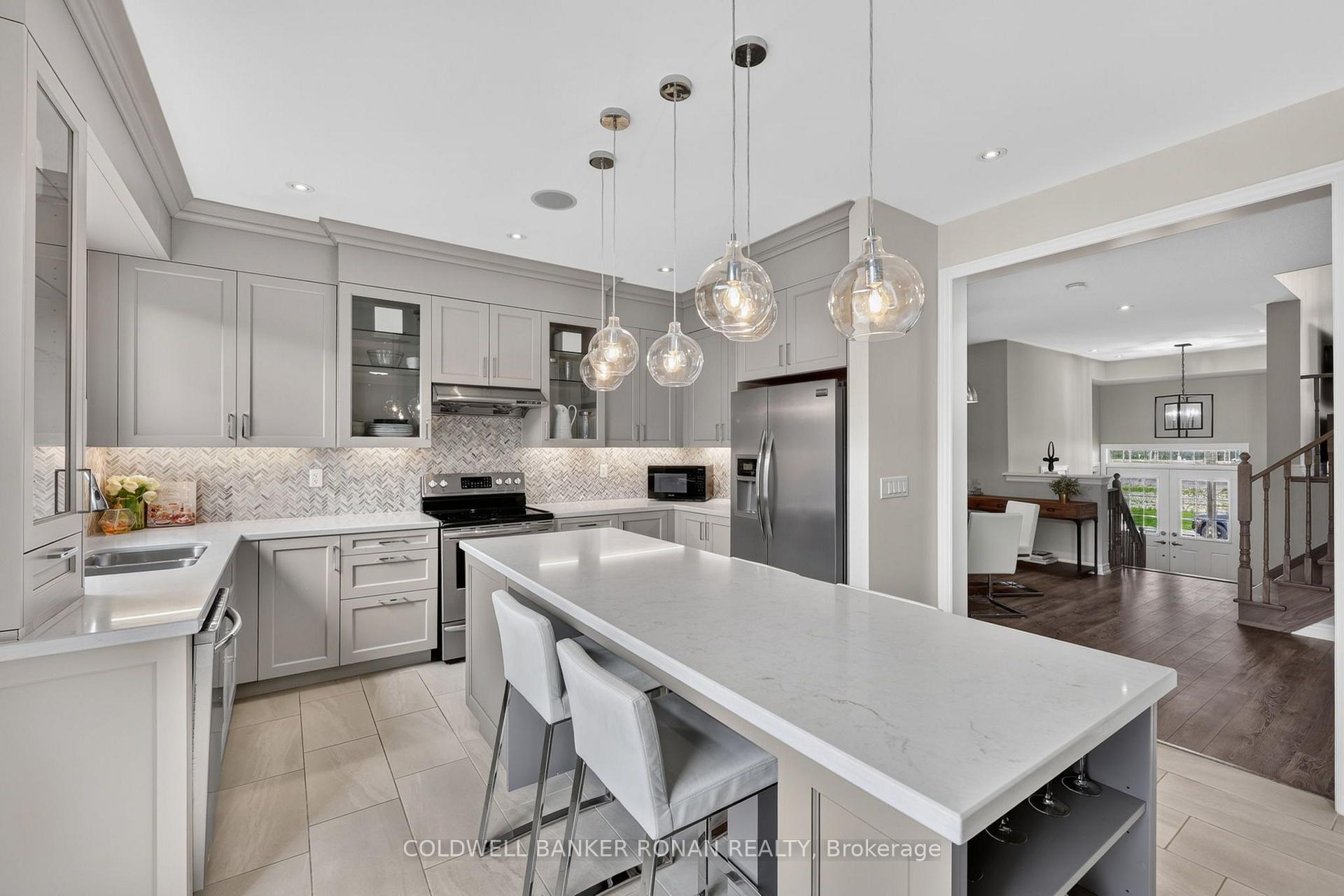 Photo 16 of 120 Lorne Thomas Place, New Tecumseth, Alliston — HOMEH