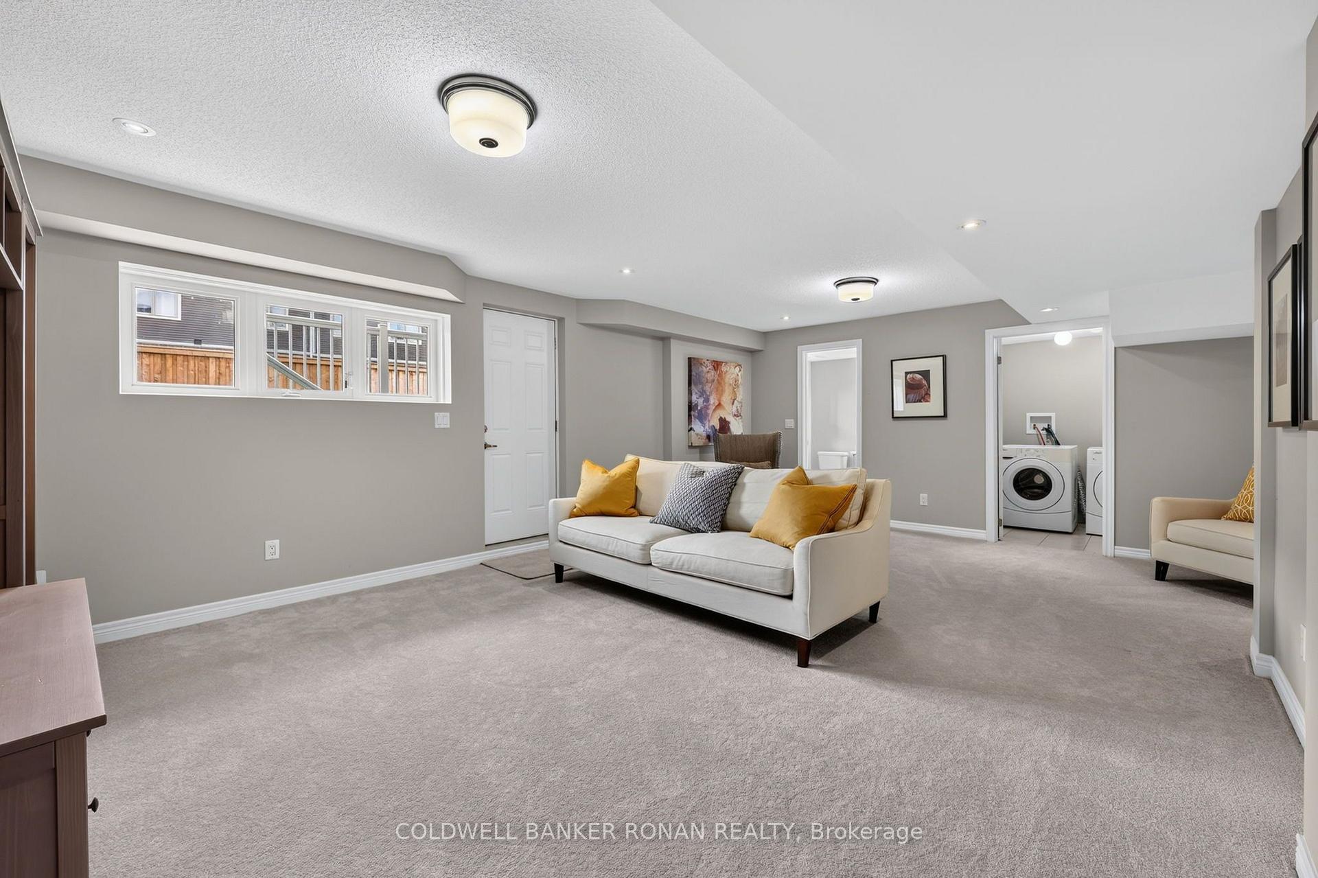 Photo 33 of 120 Lorne Thomas Place, New Tecumseth, Alliston — HOMEH