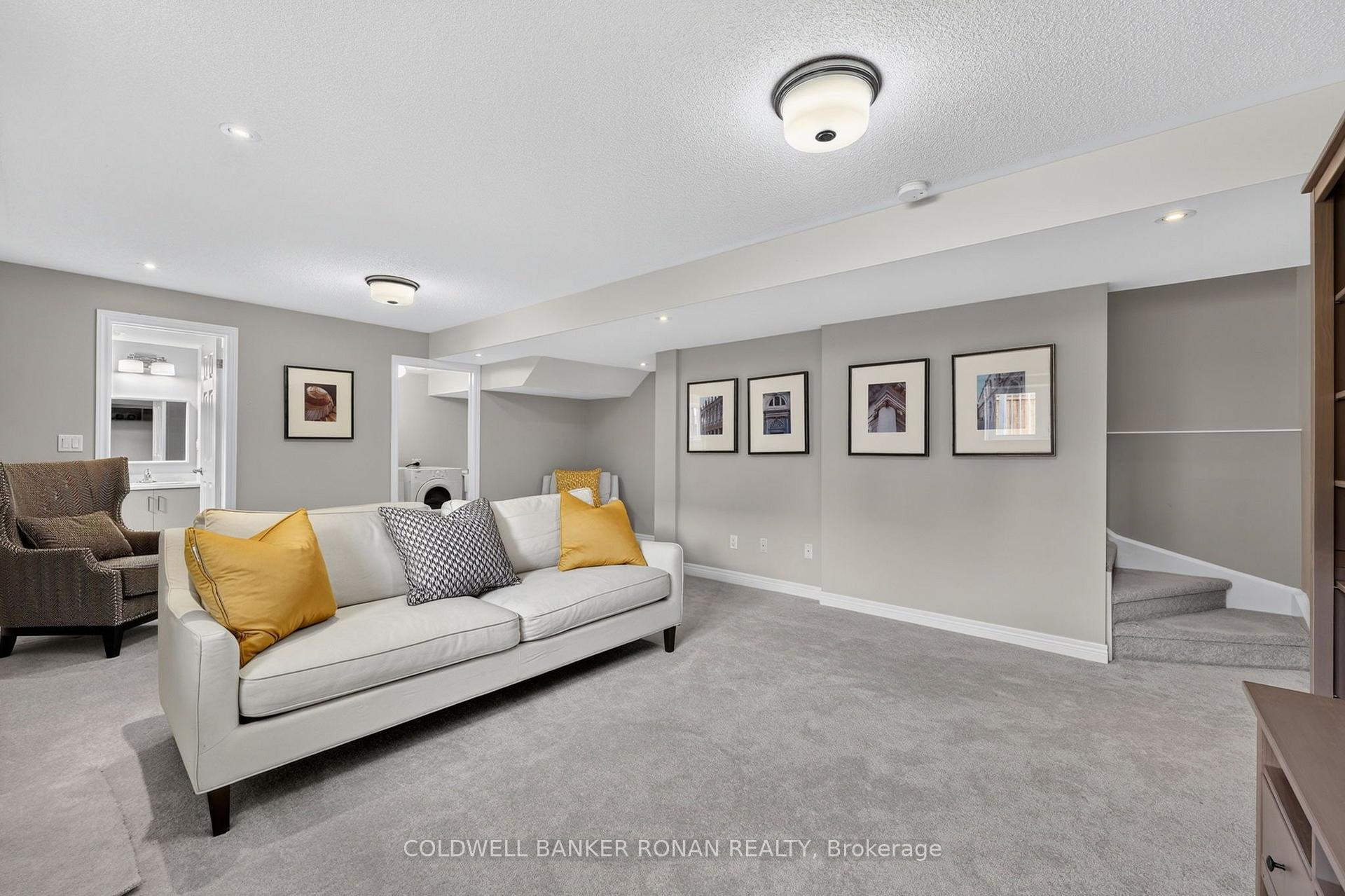 Photo 35 of 120 Lorne Thomas Place, New Tecumseth, Alliston — HOMEH