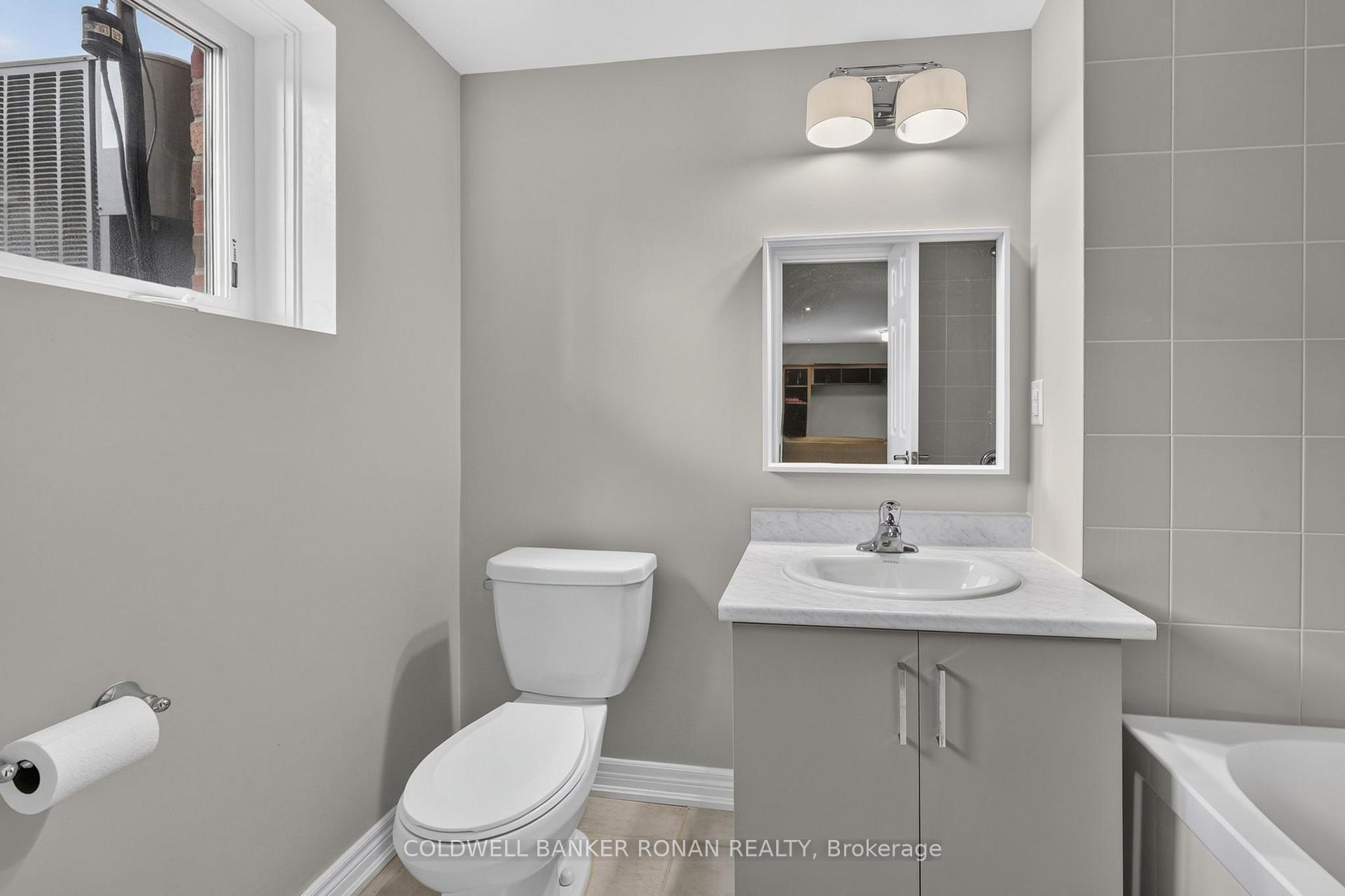 Photo 36 of 120 Lorne Thomas Place, New Tecumseth, Alliston — HOMEH