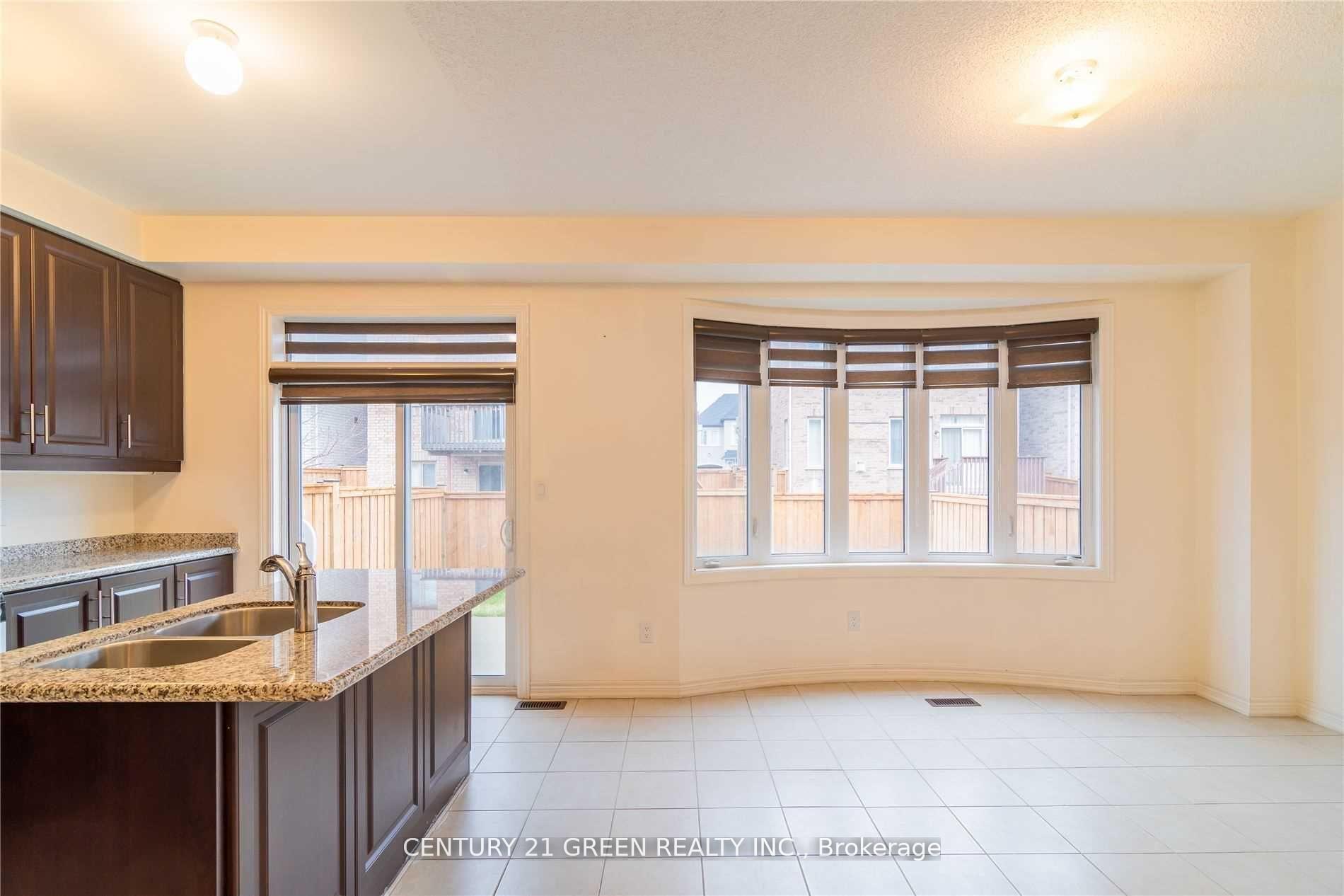 Photo 7 of 73 Thornbush Boulevard, Brampton, Northwest Brampton — HOMEH