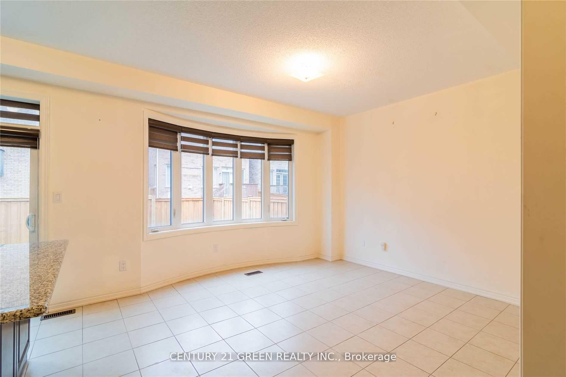 Photo 8 of 73 Thornbush Boulevard, Brampton, Northwest Brampton — HOMEH