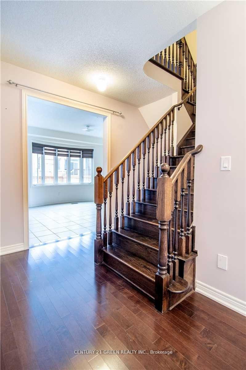 Photo 10 of 73 Thornbush Boulevard, Brampton, Northwest Brampton — HOMEH