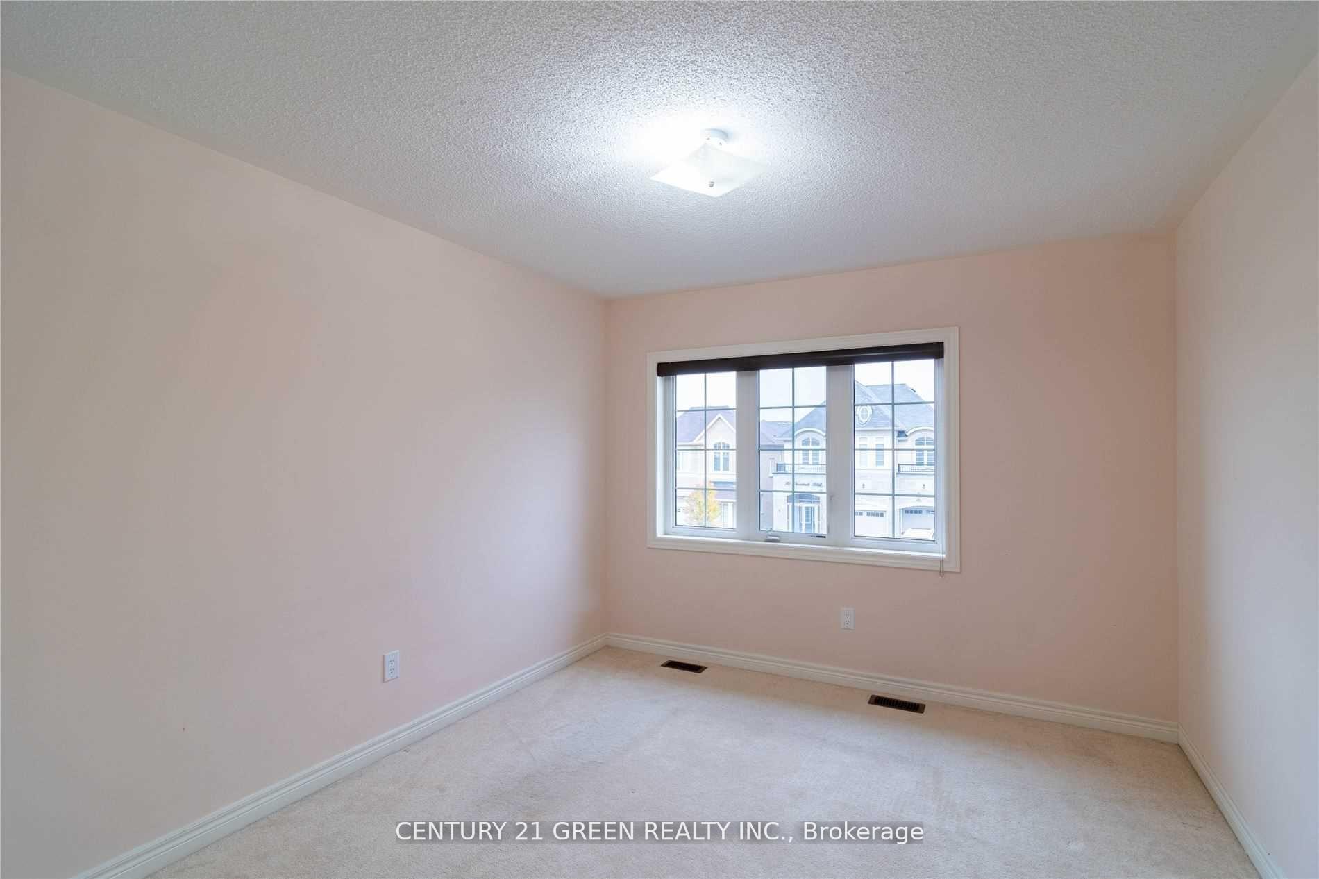 Photo 19 of 73 Thornbush Boulevard, Brampton, Northwest Brampton — HOMEH