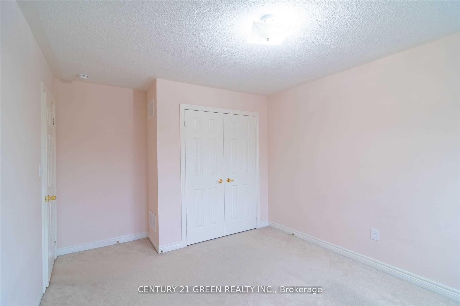 Photo 21 of 73 Thornbush Boulevard, Brampton, Northwest Brampton — HOMEH