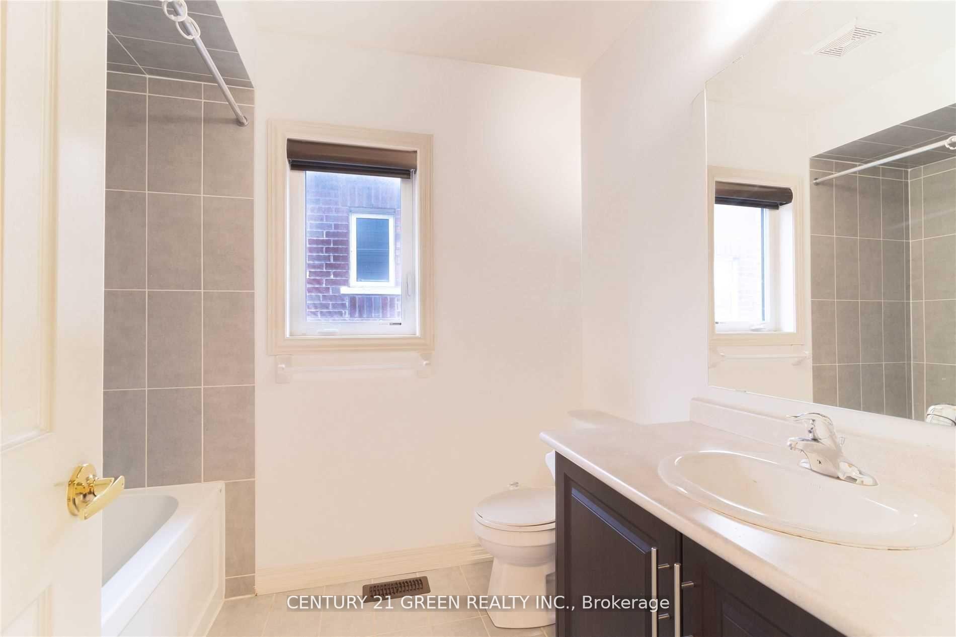 Photo 22 of 73 Thornbush Boulevard, Brampton, Northwest Brampton — HOMEH