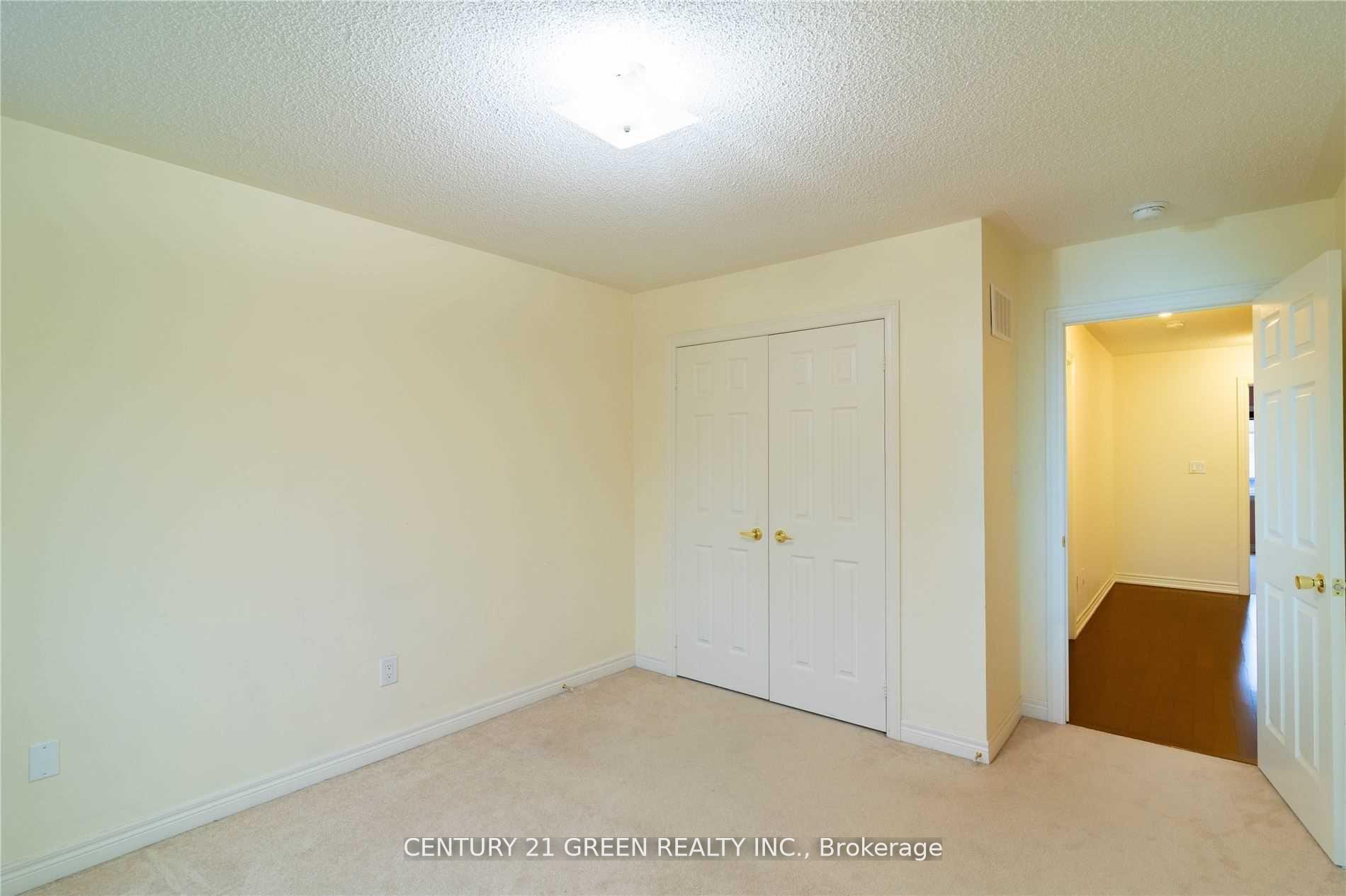 Photo 25 of 73 Thornbush Boulevard, Brampton, Northwest Brampton — HOMEH