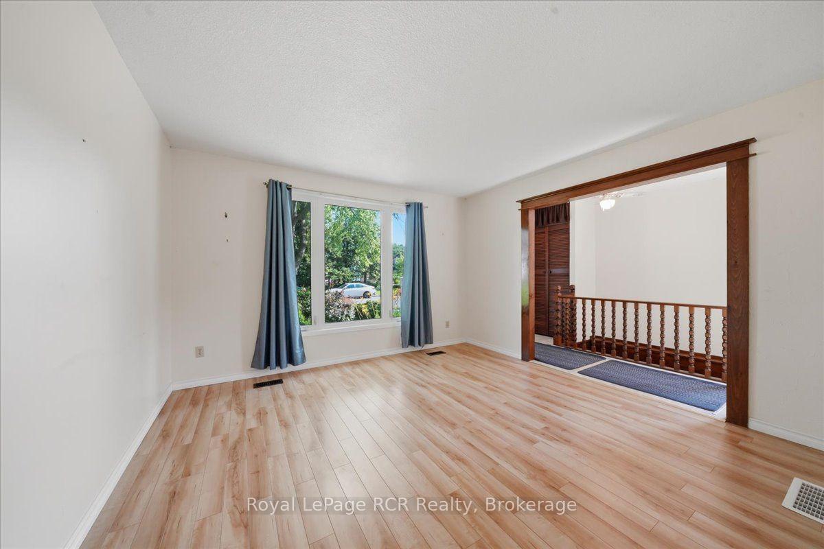 Photo 8 of 1124 12th Street E, Owen Sound — HOMEH