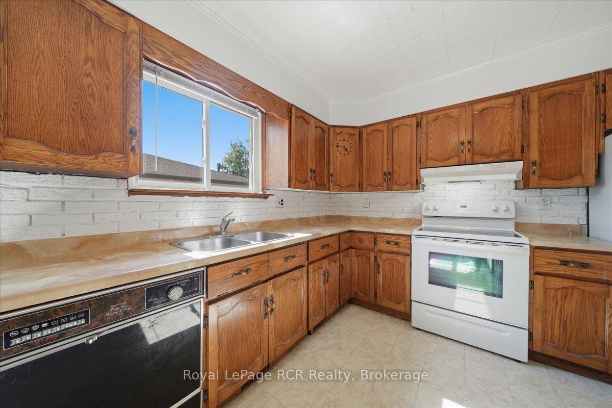 Photo 12 of 1124 12th Street E, Owen Sound — HOMEH