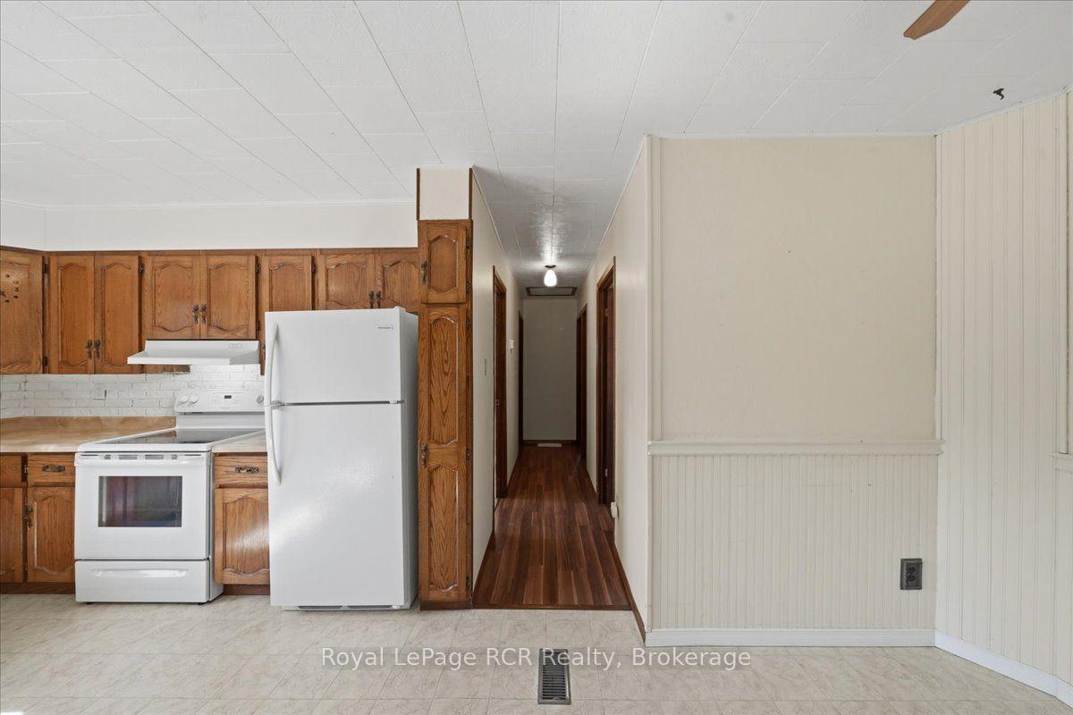Photo 17 of 1124 12th Street E, Owen Sound — HOMEH